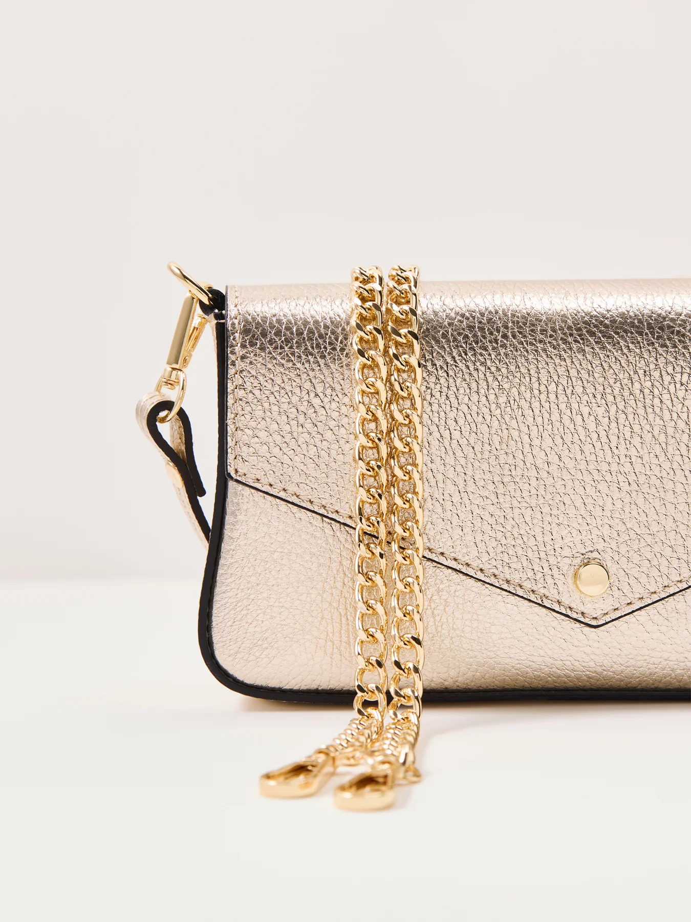 Munro Leather Bag Gold - Image 5