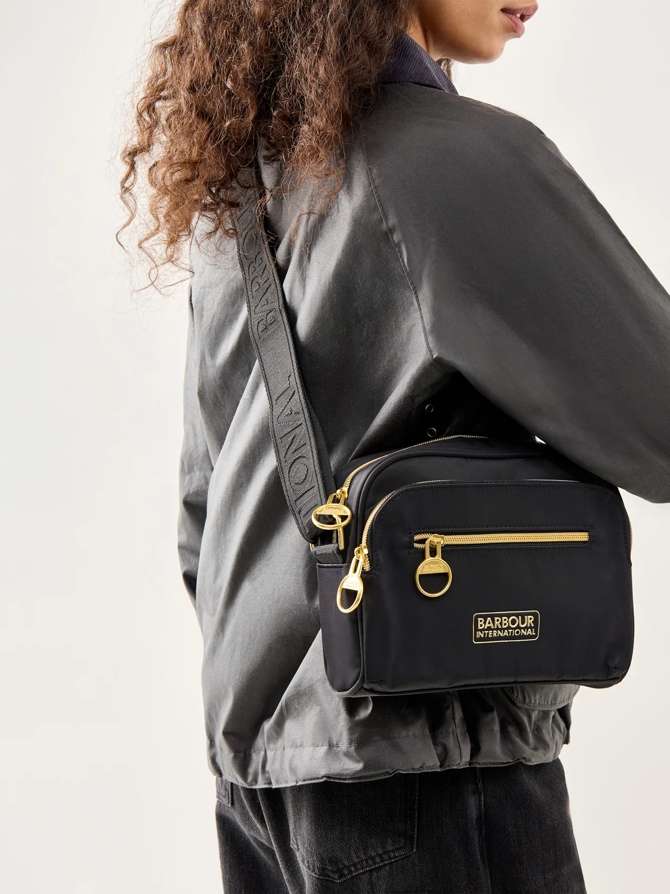 Qualify City Crossbody Bag Black - Image 2