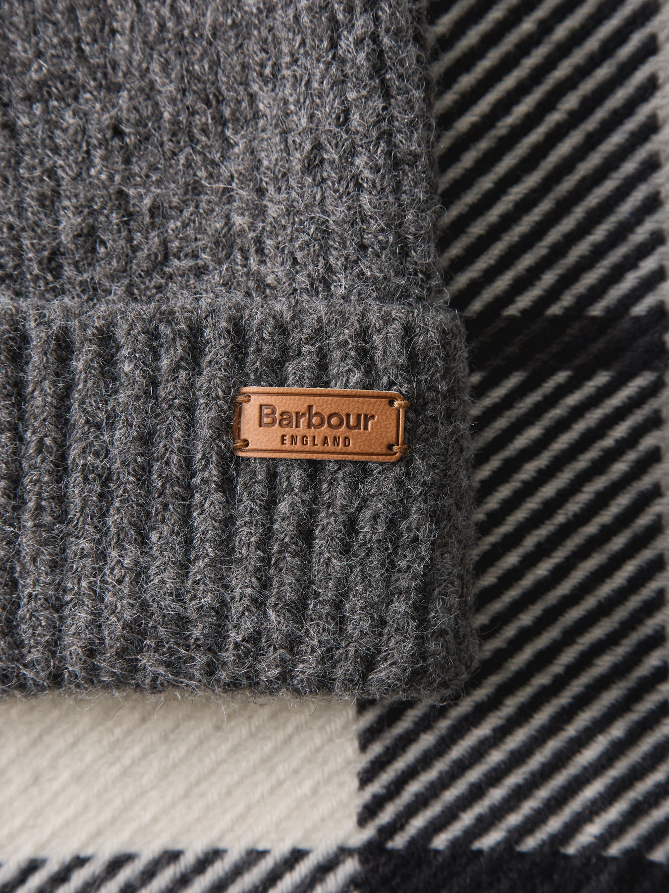 Pendle Beanie and Scarf Set Monochrome - Image 2