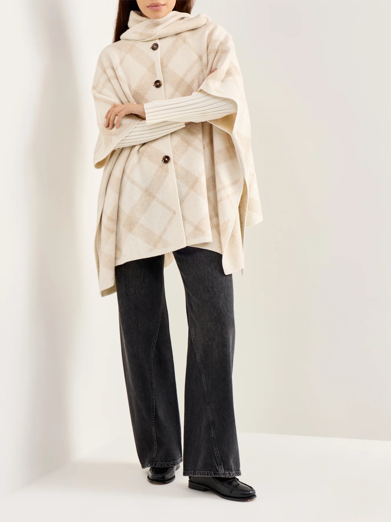 Vienna Knitted Cape Beige - Image 2