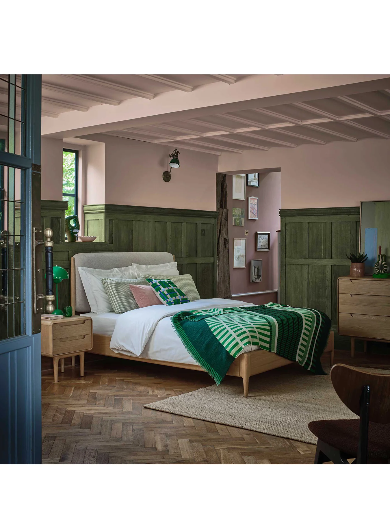 Winchester Upholstered King Bed Frame - Image 2