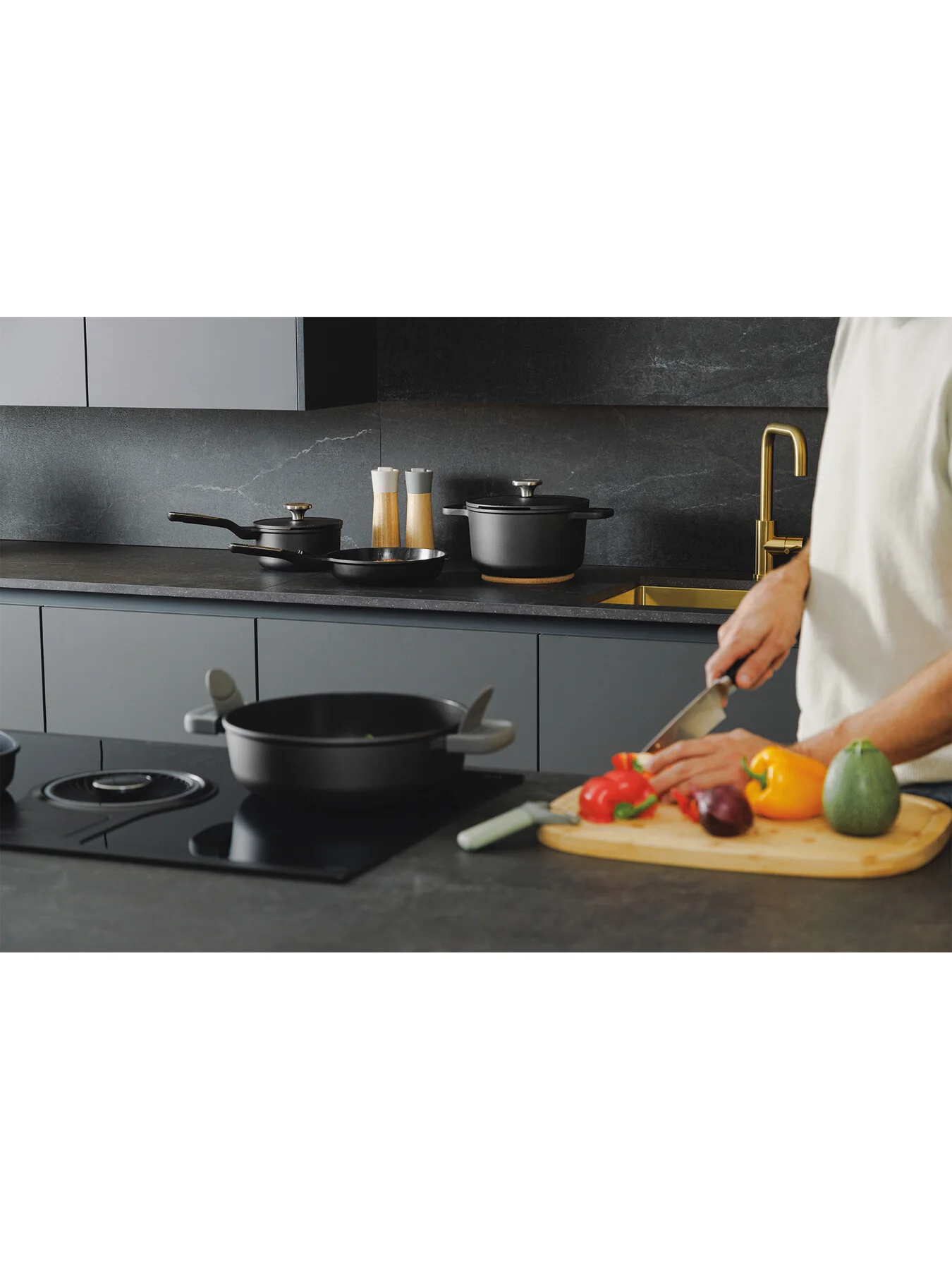 LEO Phantom Recycled Cast Aluminium Frying Pan with Detatchable Handle - Image 11