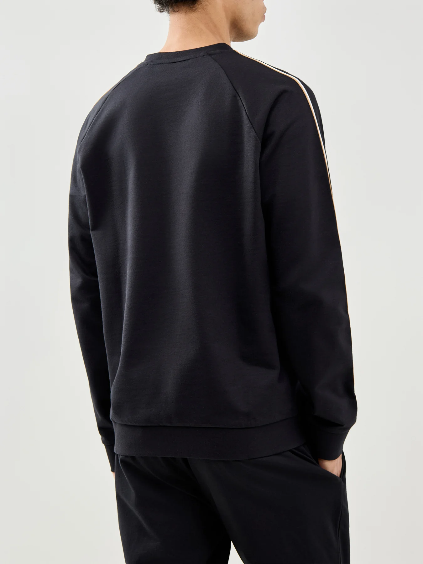 Iconic Lounge Sweatshirt Black - Image 3