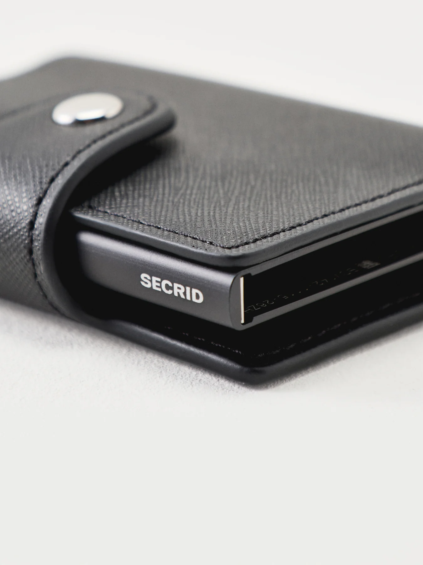 Zair Secrid Wallet Black - Image 3