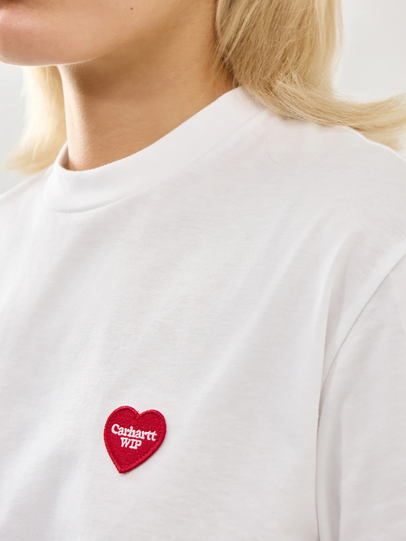 Short Sleeve Heart Patch T-Shirt White - Image 3