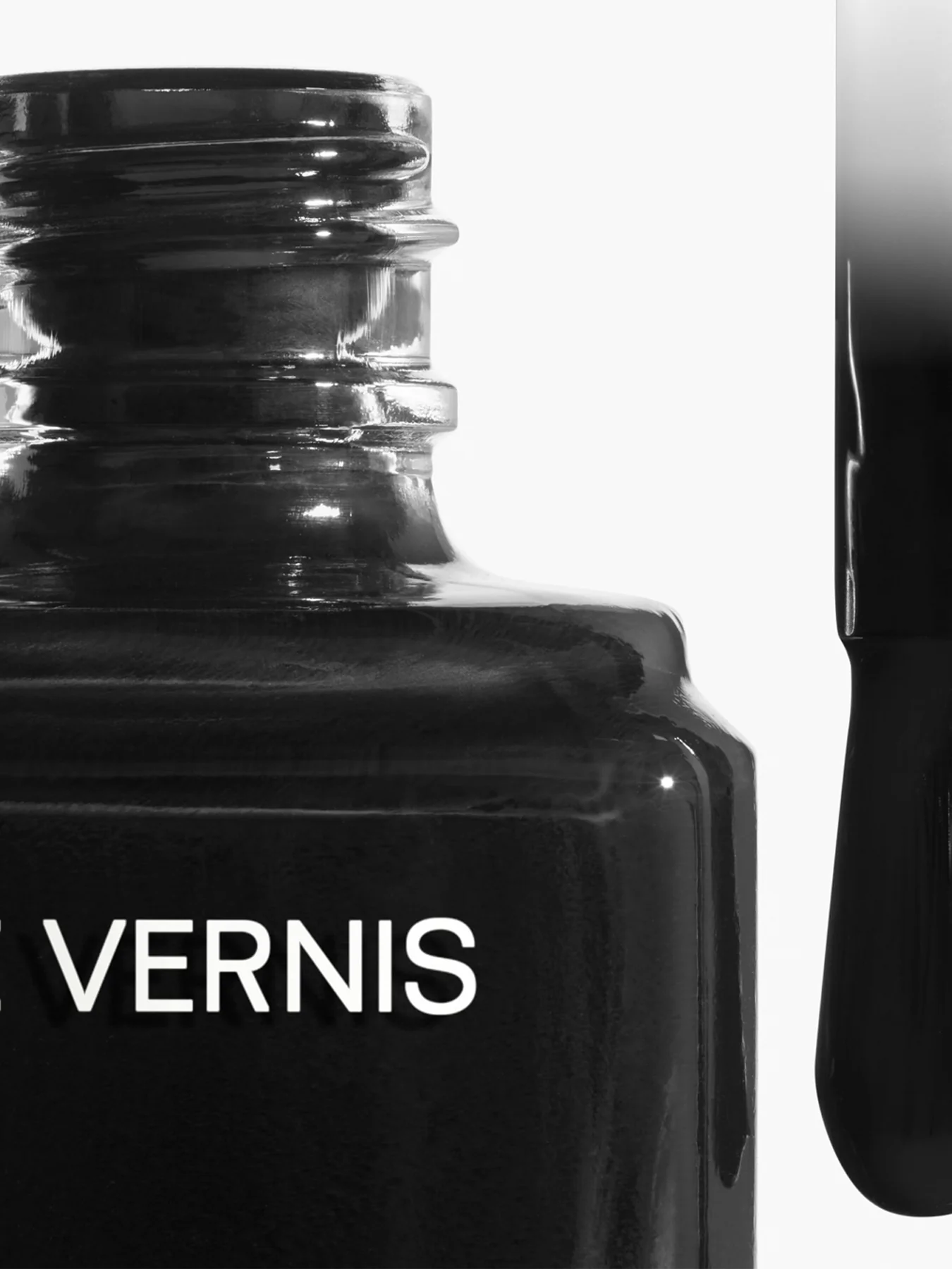 Le Vernis Nail Polish - Image 29