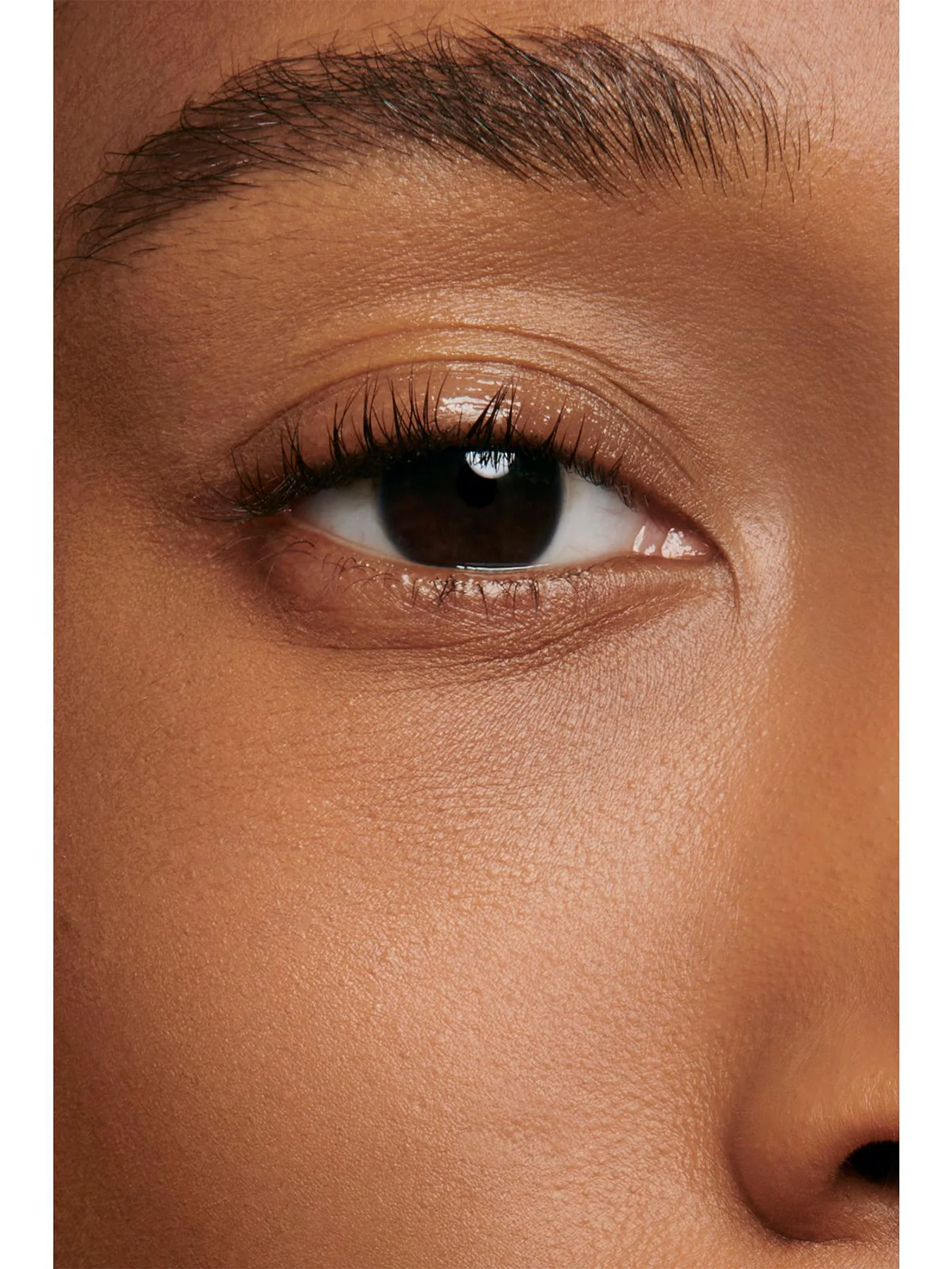Les Beiges Serum Concealer - Image 43