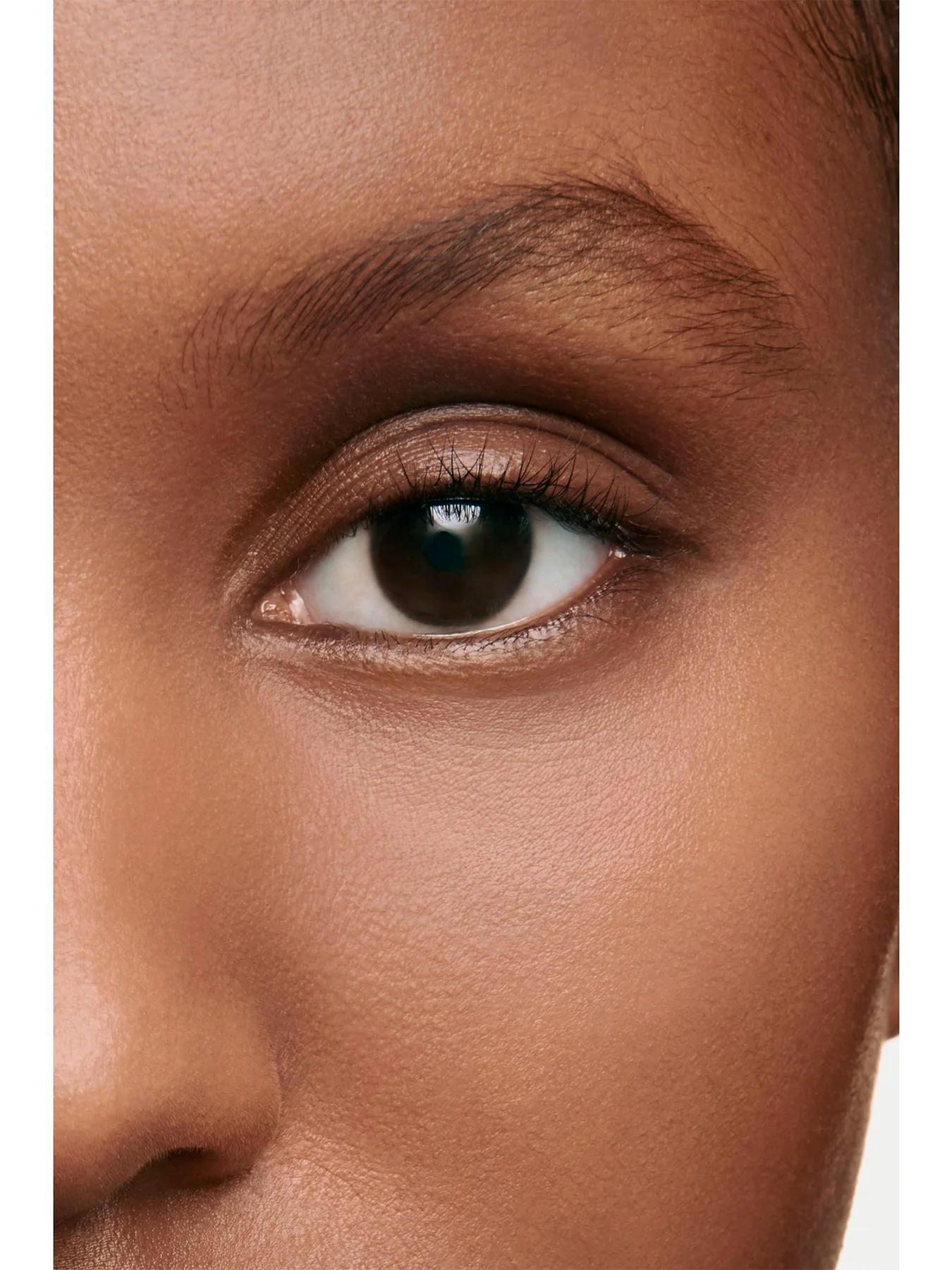 Les Beiges Serum Concealer - Image 47
