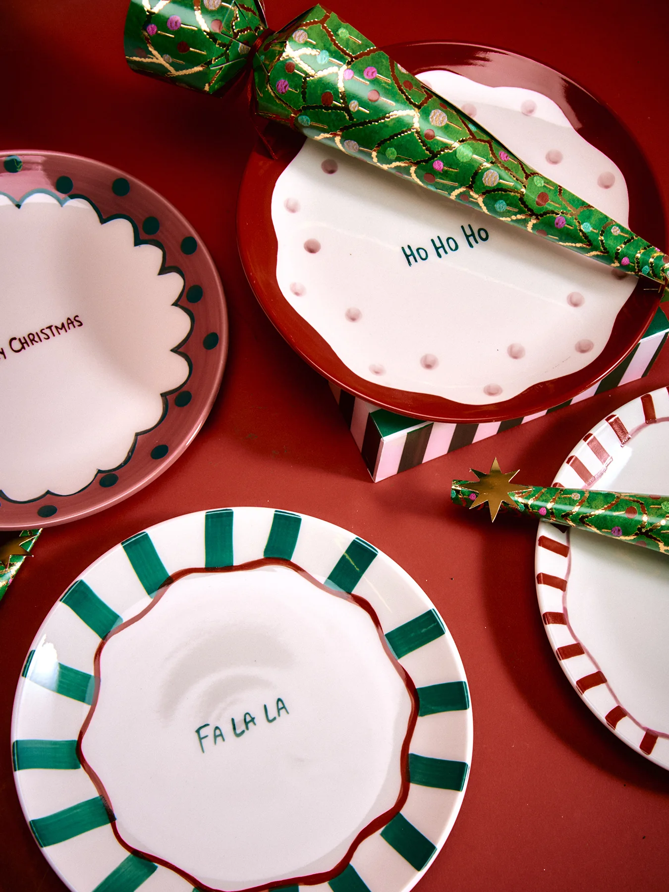 4 Piece Set of Christmas Porcelain Breakfast Plates - Image 2