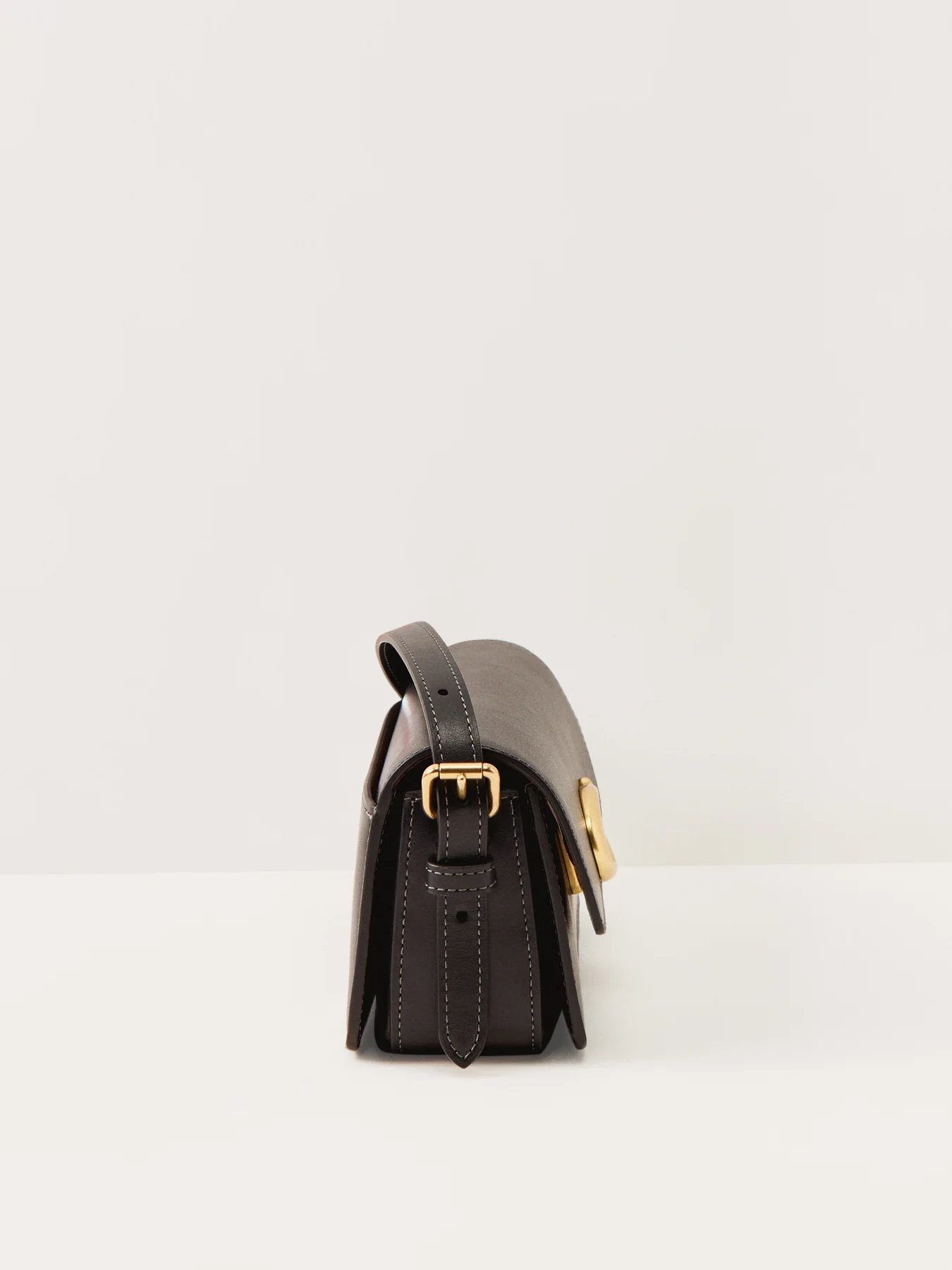Refined Calf Leather Zoe Shoulder Bag Black - Image 4
