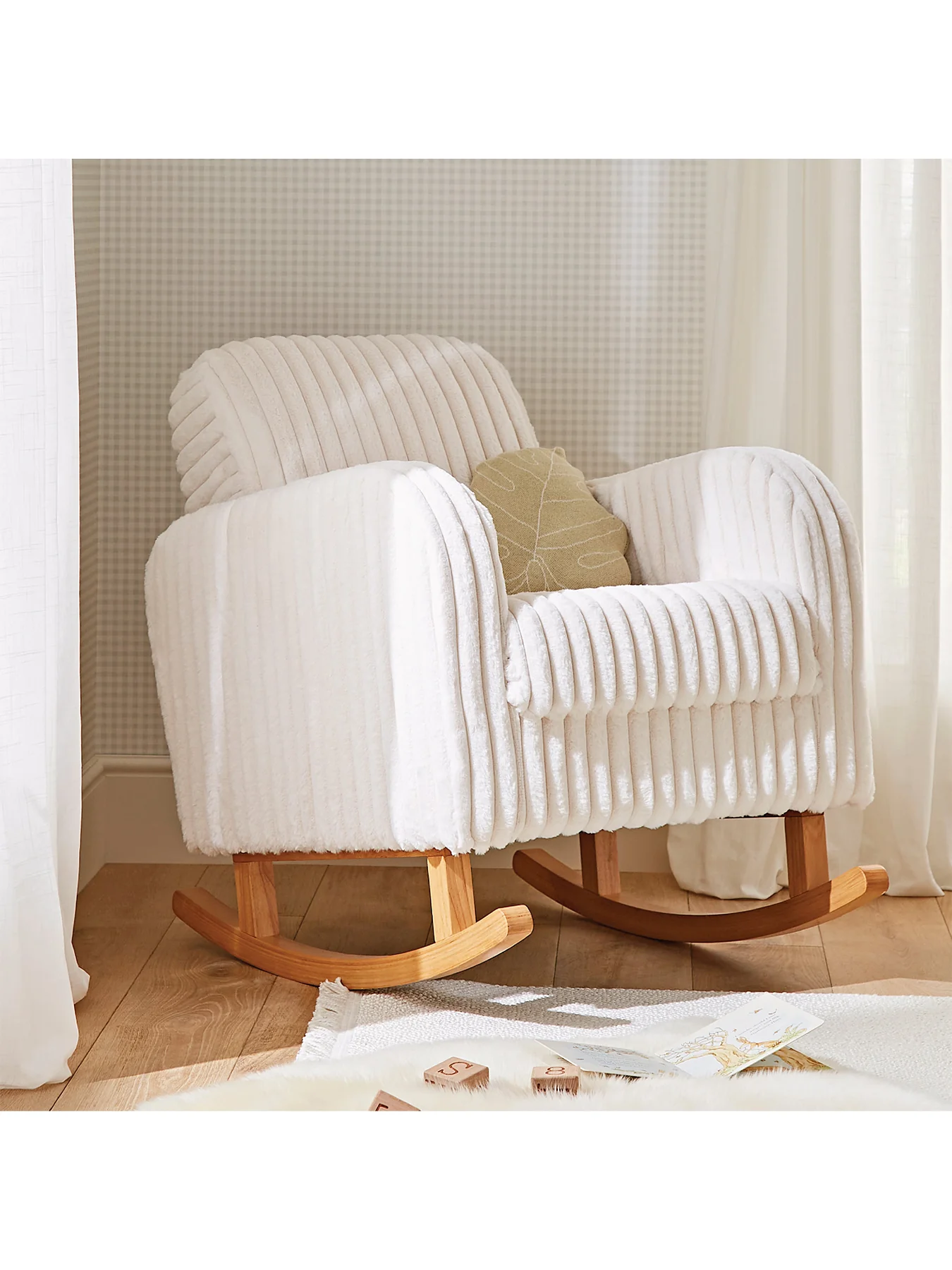 Etta Nursing Chair Faux Fur Cream - Image 2