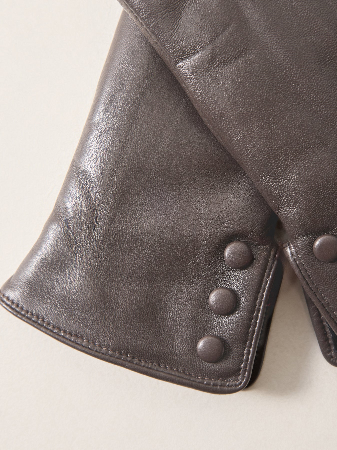Agata Leather Side Buttons Gloves - Image 2
