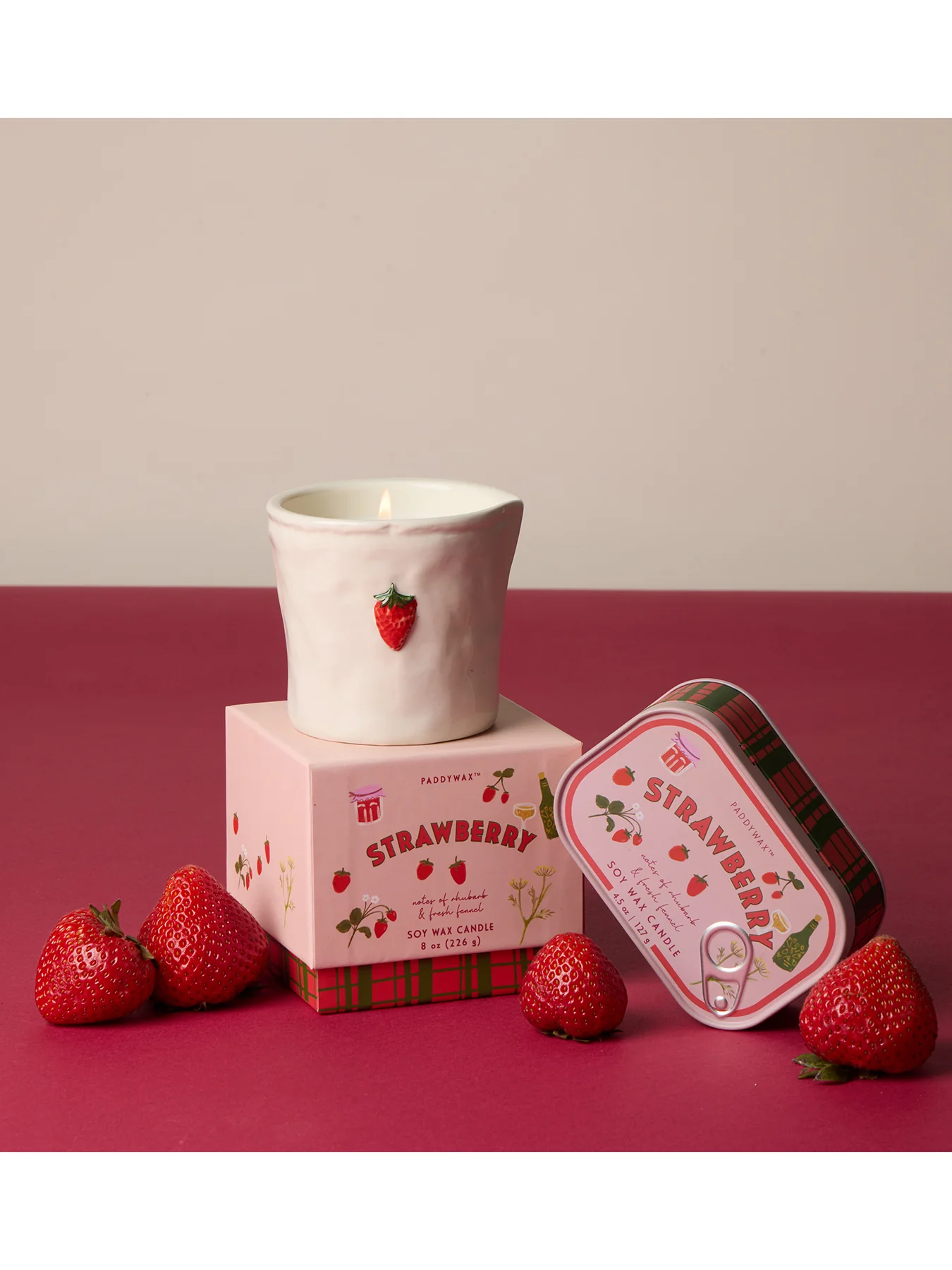 Strawberry Embossed Ceramic Candle Strawberry 226g - Image 3