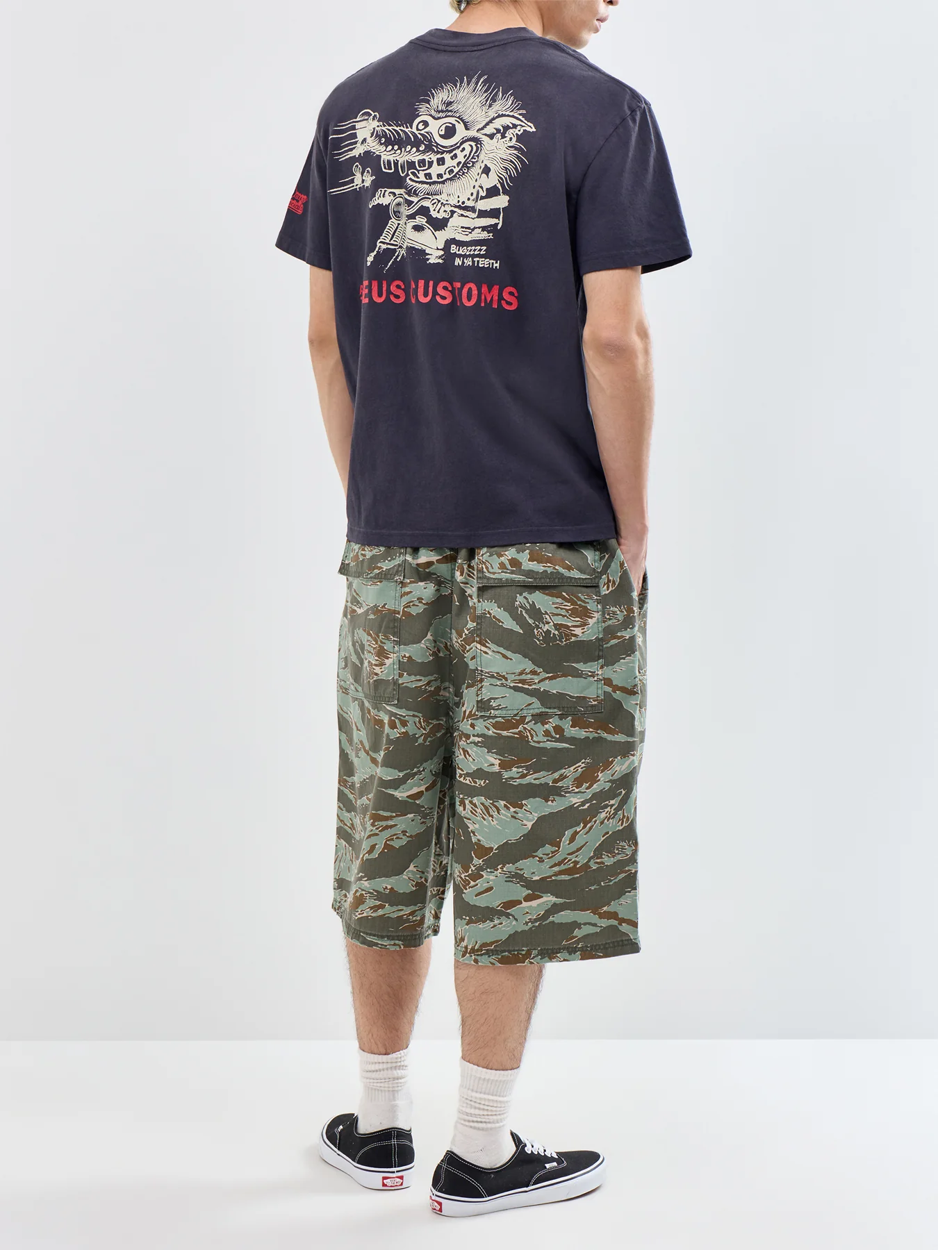 Bugzzz Graphic T-Shirt Black - Image 2
