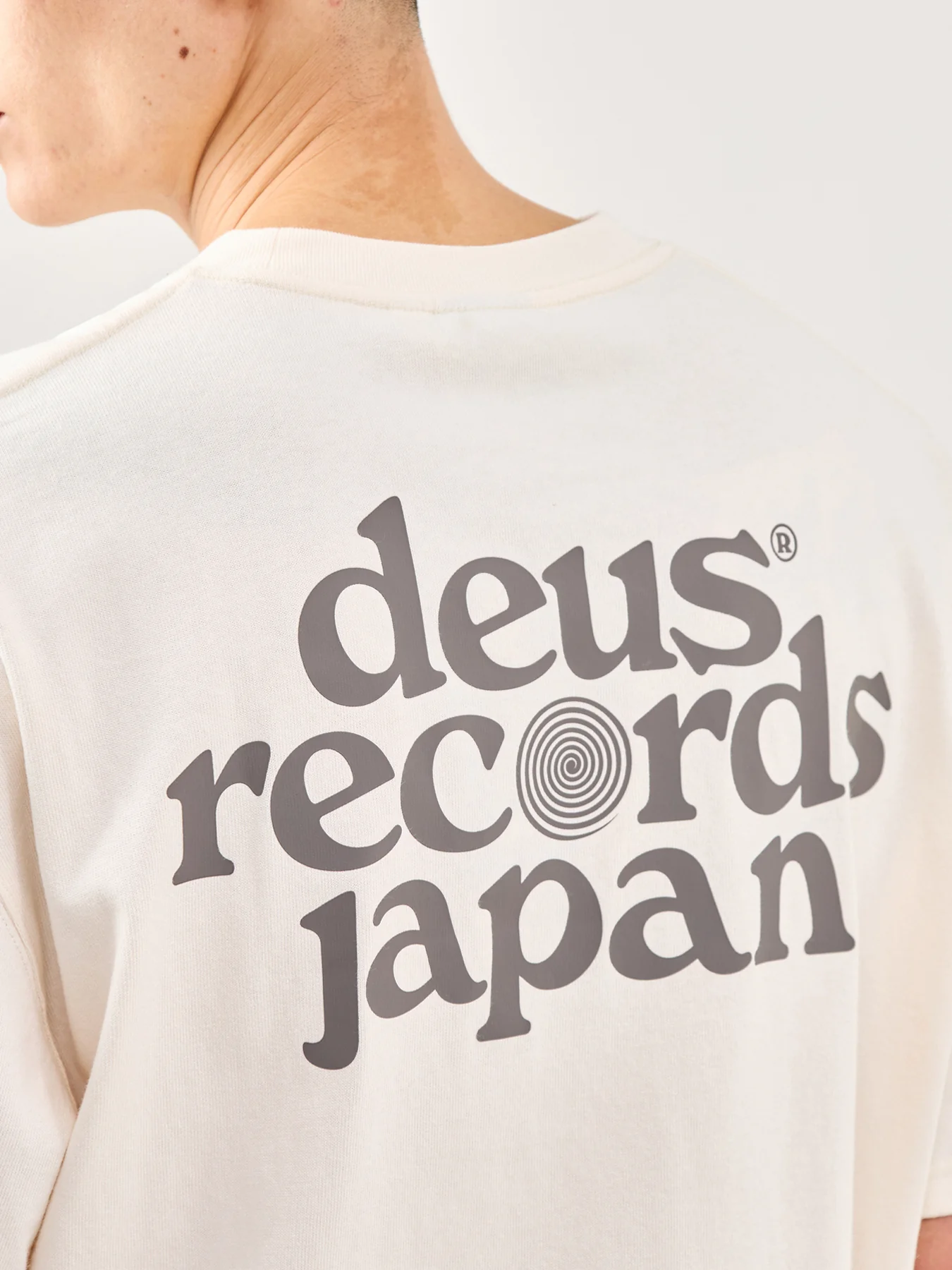 Strata T-Shirt Cream - Image 3