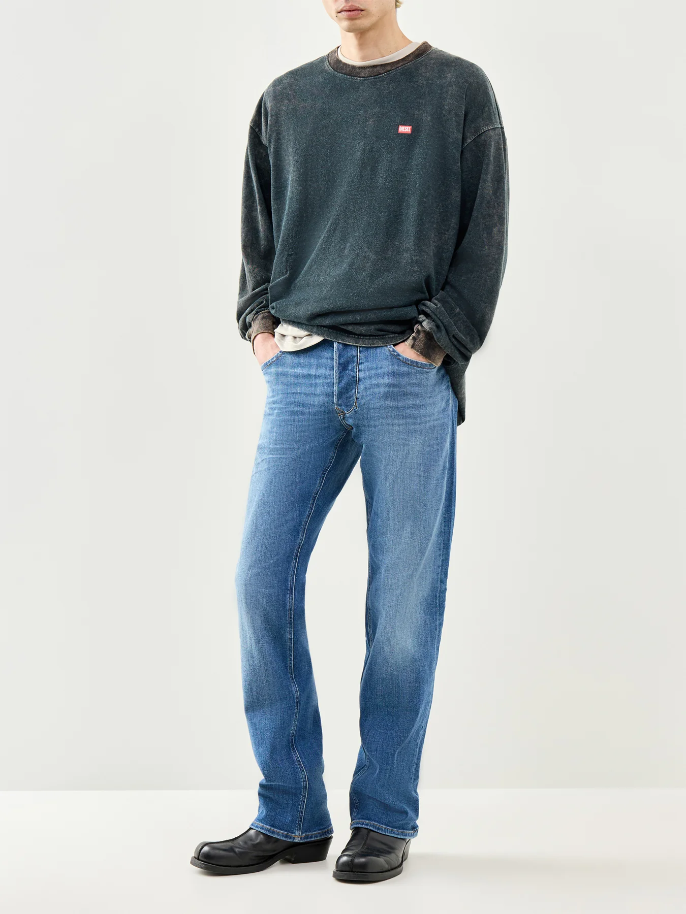 Diesel 1985 Larkee Regular Fit Jeans in Blue - Image 2