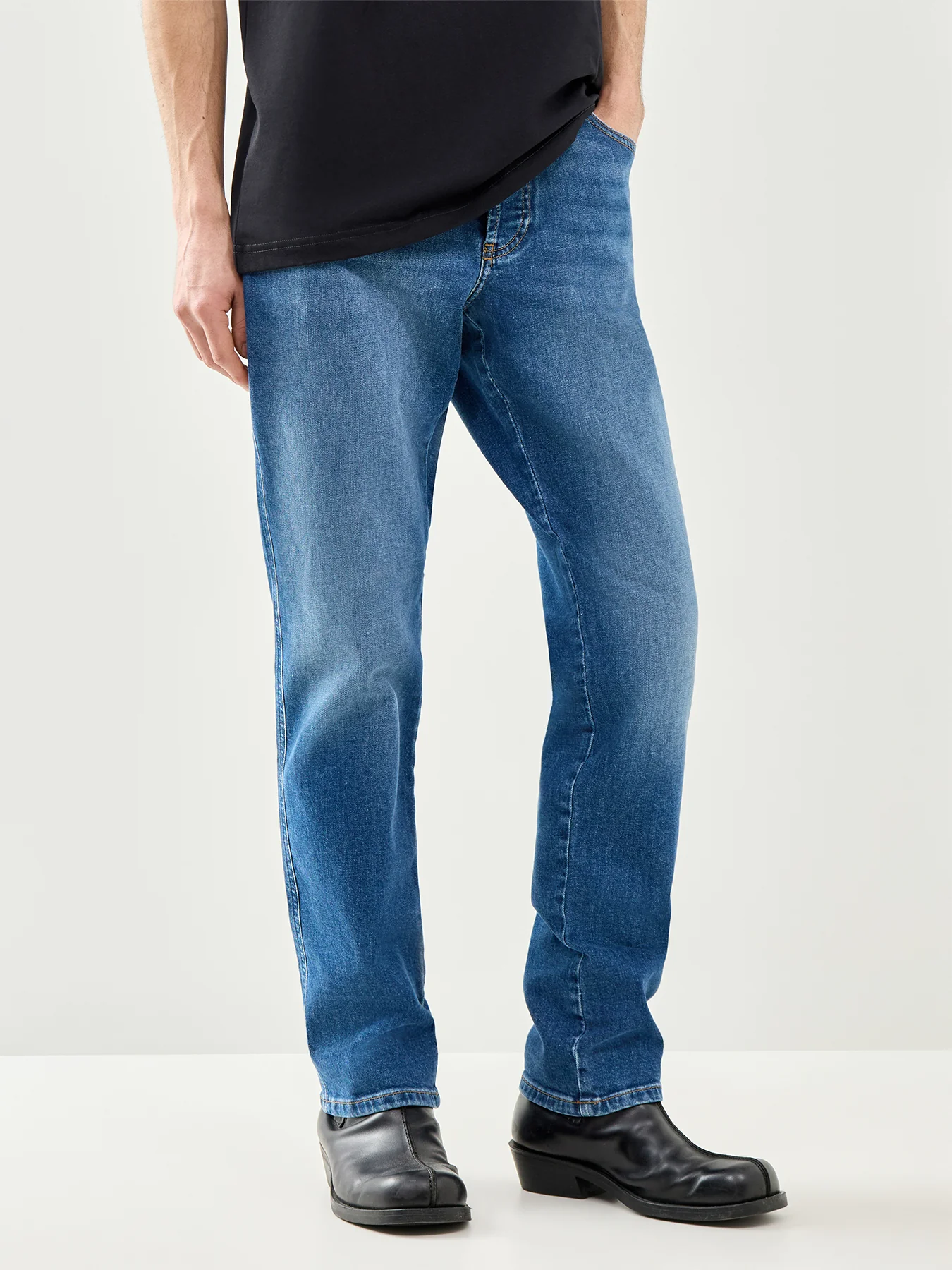 Diesel 1993 D-Vyl Slim Straight Jeans in Blue - Image 4