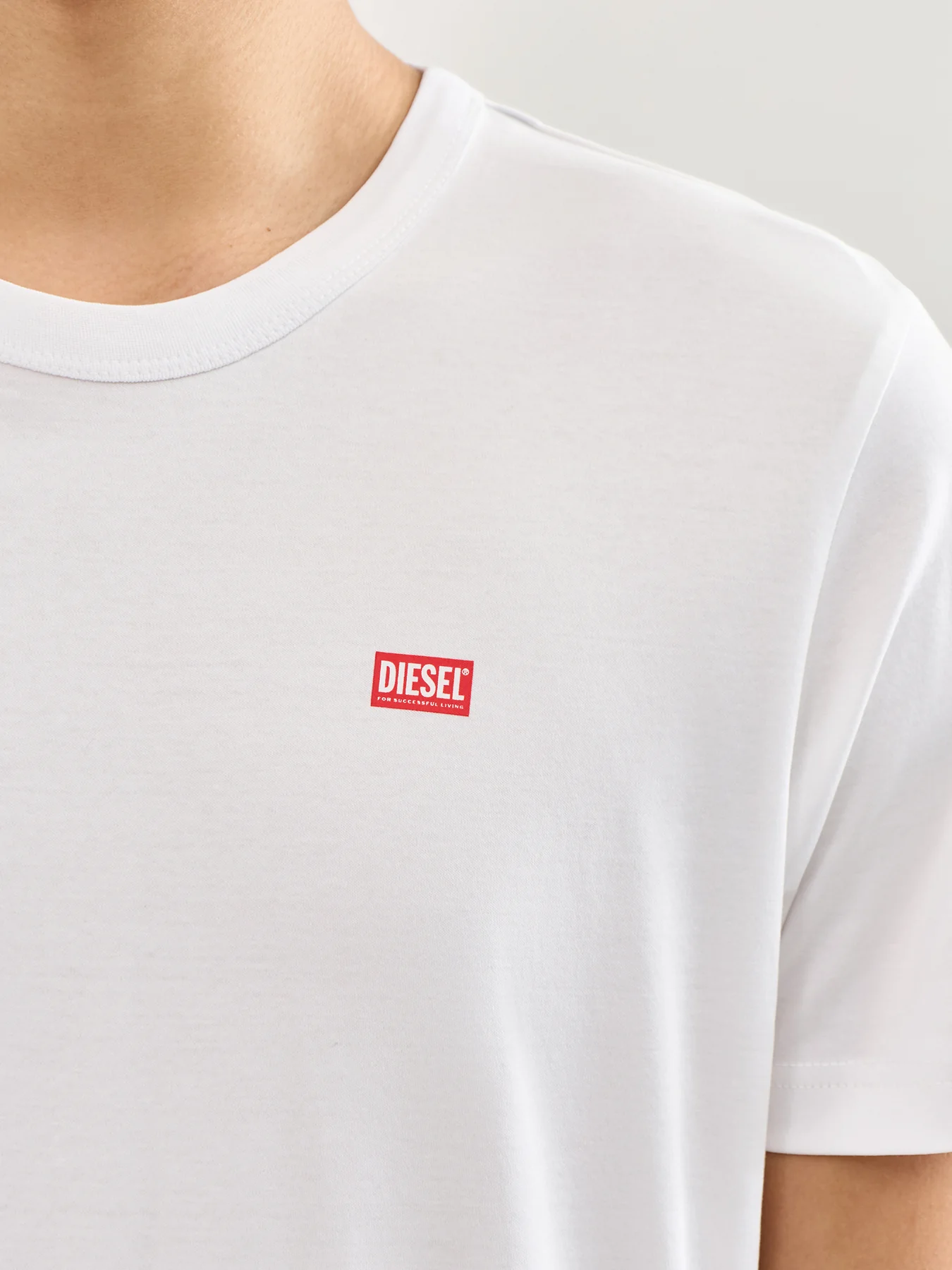 T-Miegor-K77 Small Logo T-Shirt White - Image 3