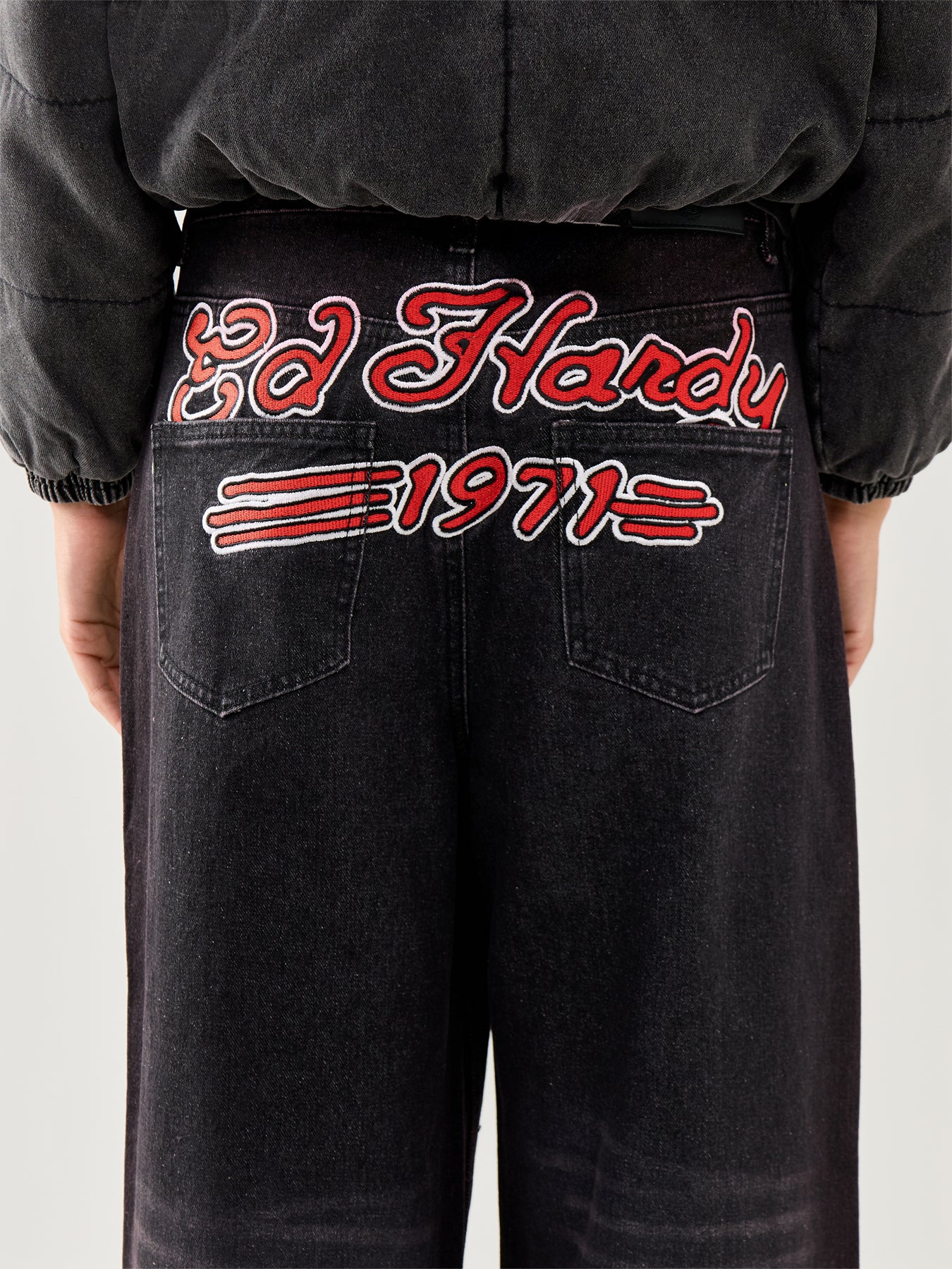 In Memory Applique Jeans Black - Image 3