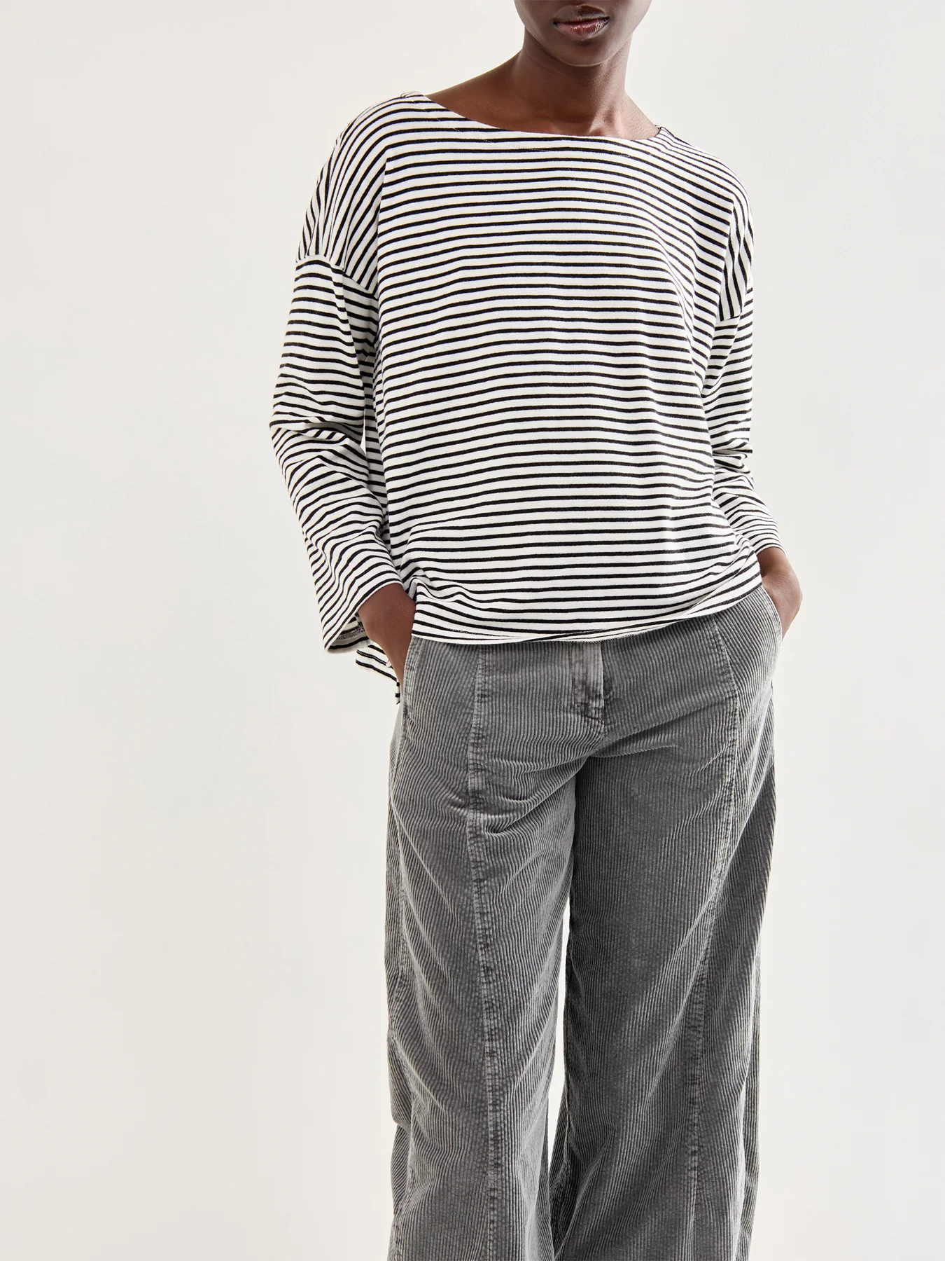 Bateau Neck Bracelet Sleeve Top White/Black - Image 4