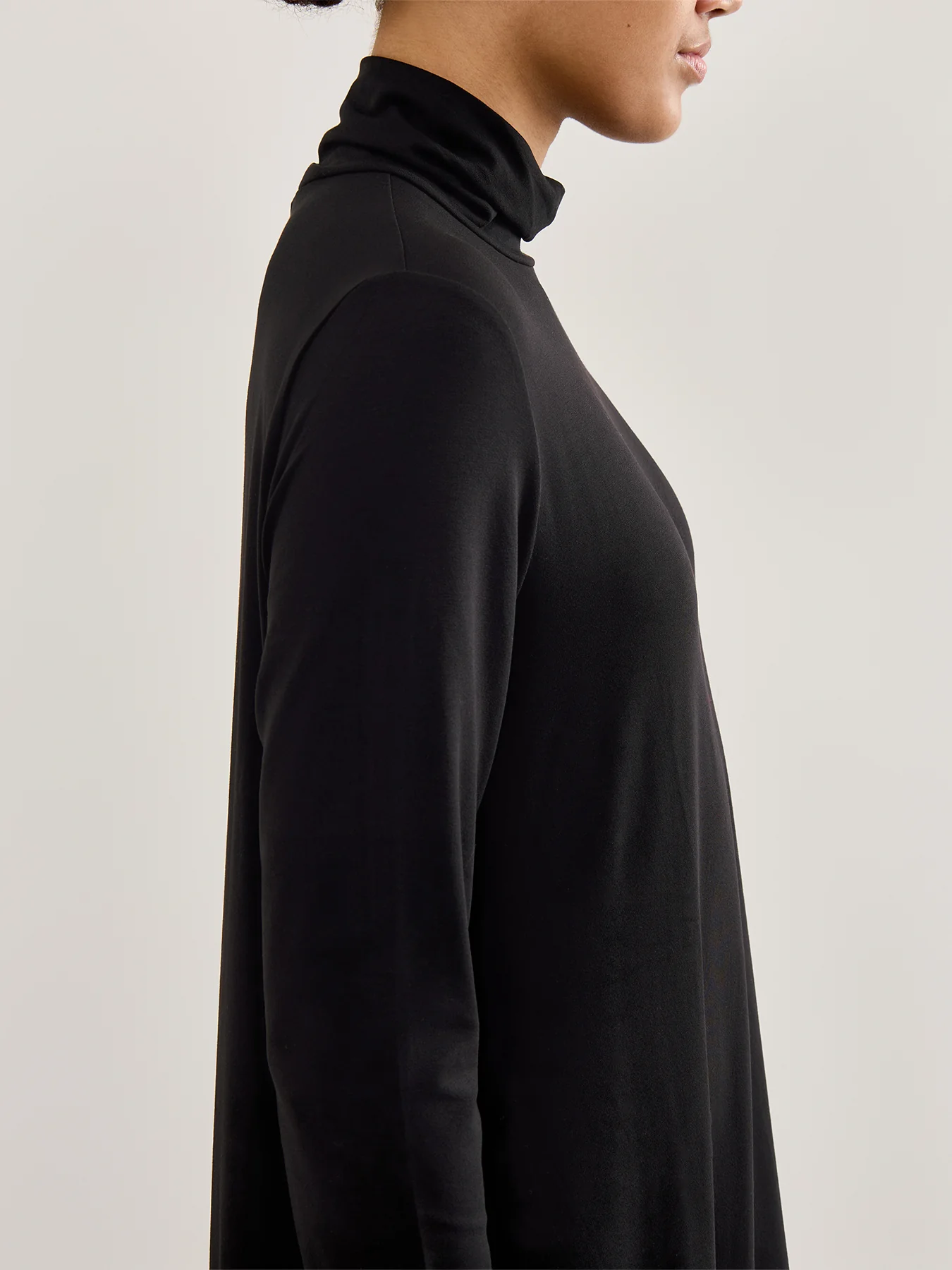 T-Neck Midi Dress Black - Image 3