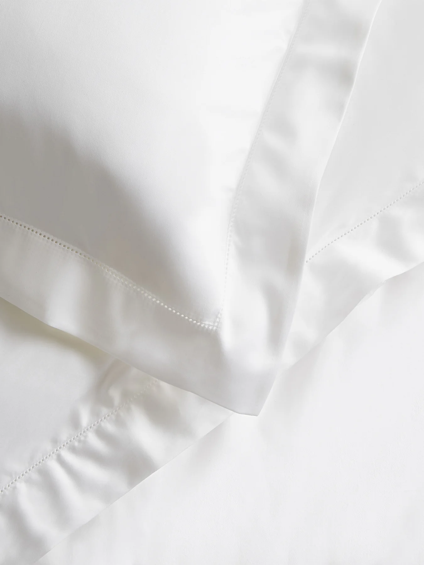 Mayfair Ultimate Fitted Sheet King White - Image 3