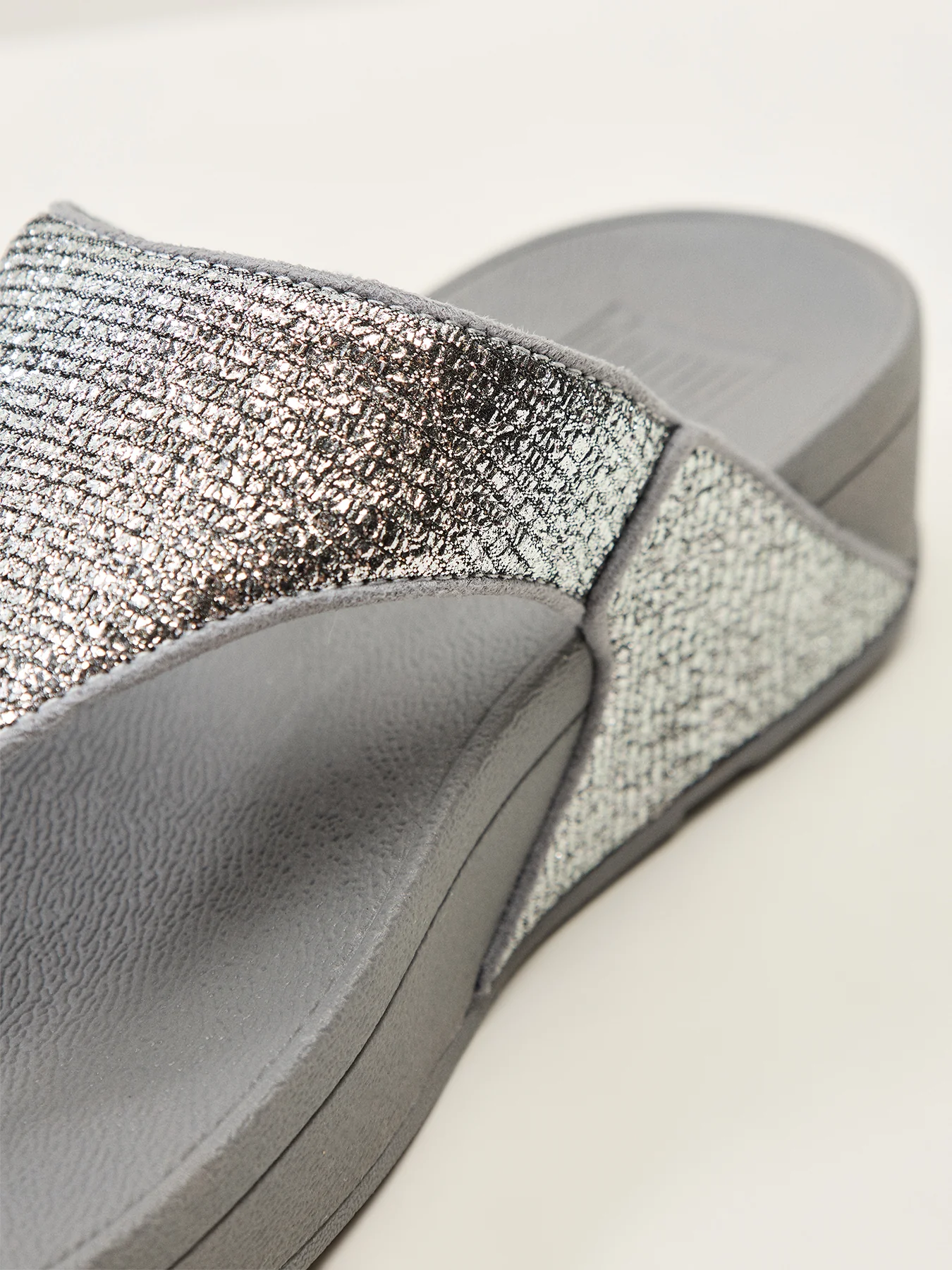Lulu Crinkled-Shimmer Toe-Post Sandals - Image 3