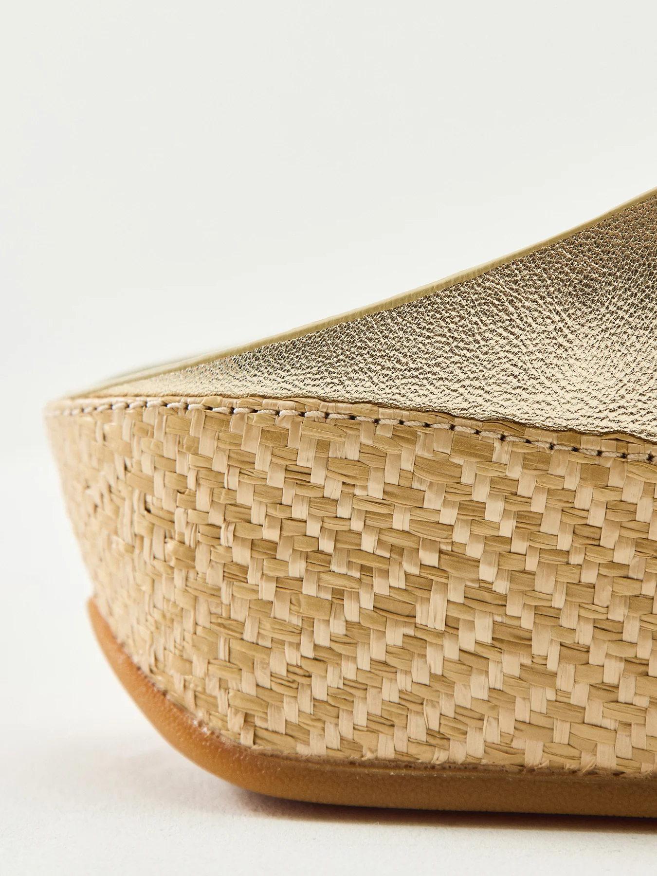 Lulu Lux Graphic-Weave Cross Slides Gold - Image 3