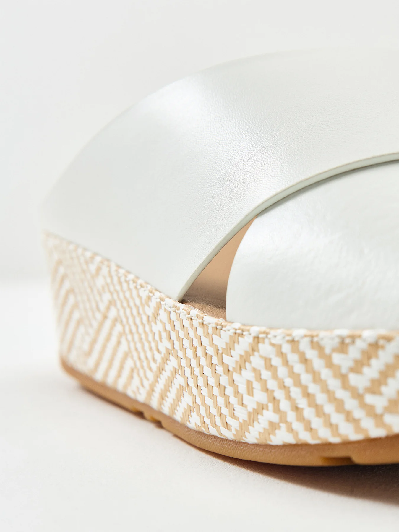 Lulu Lux Graphic-Weave Leather Cross Slides Urban White - Image 3