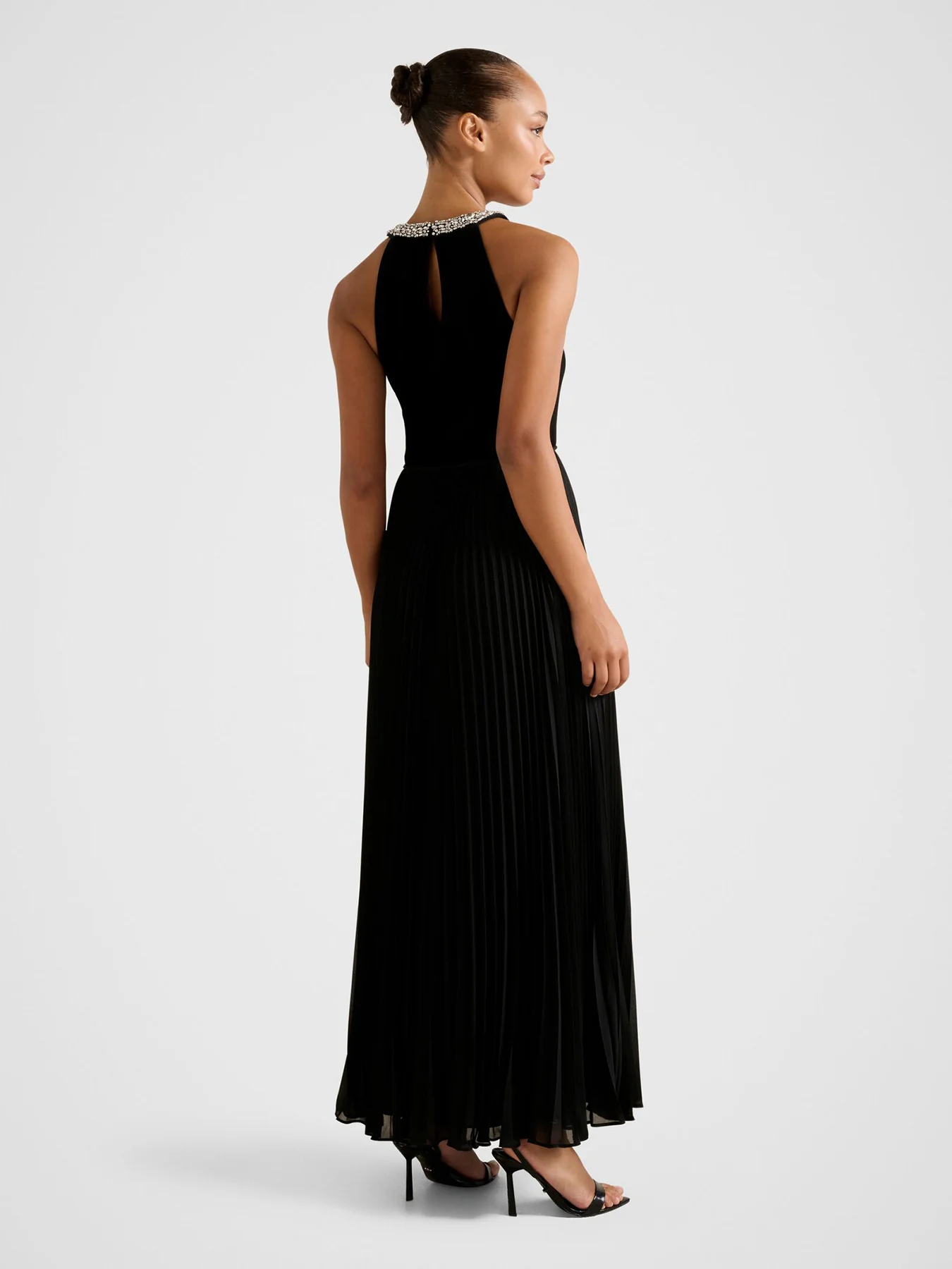 Gwen Halter Neck Pleated Midi Dress Black - Image 3