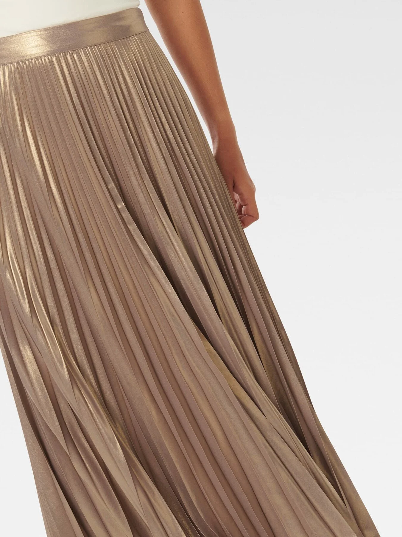 Estella Metallic Pleated Maxi Skirt - Image 5