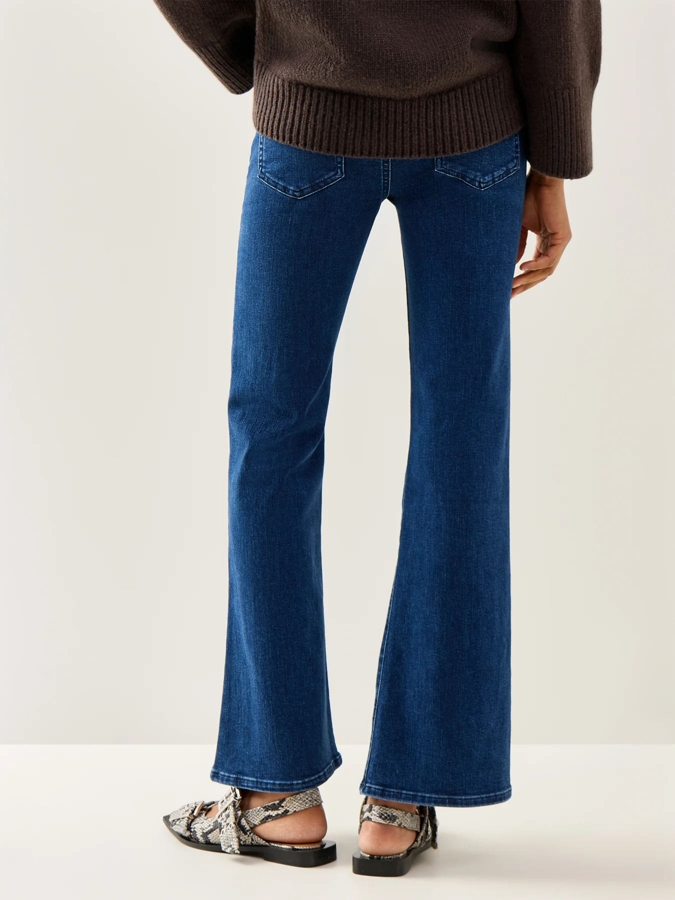 The Icon Flare Jeans Blue - Image 5
