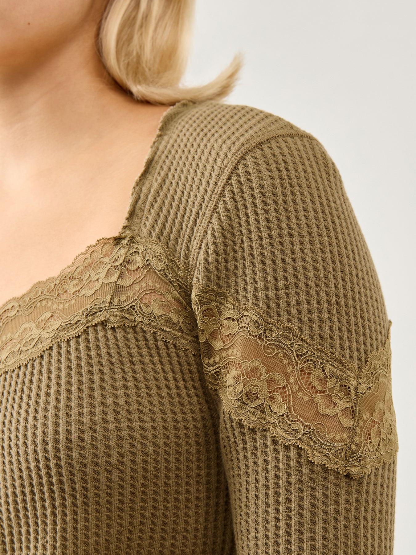 Lets Party Cardi Gothic Olive - Image 3