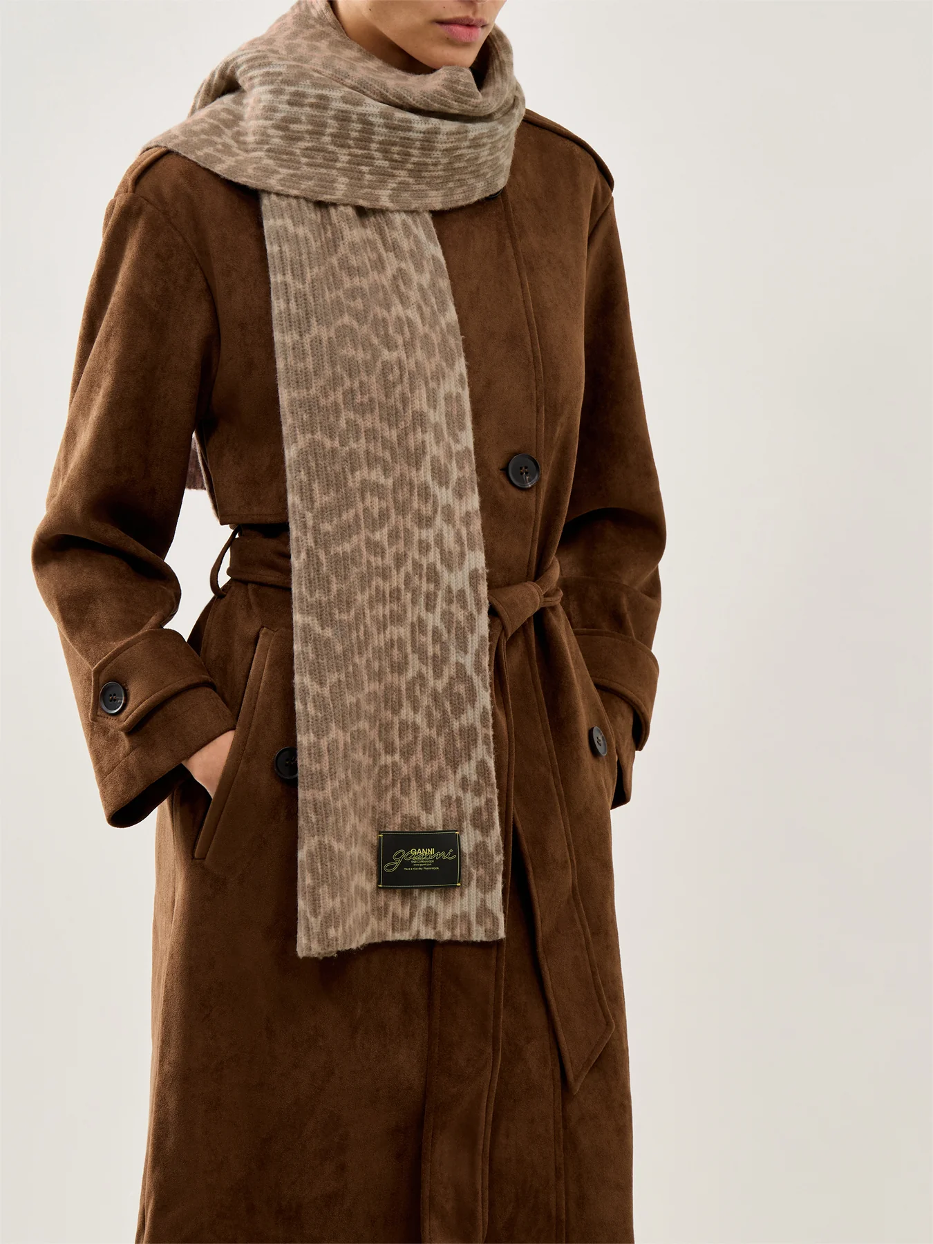 Graphic Wool Knit Scarf Leopard - Image 2