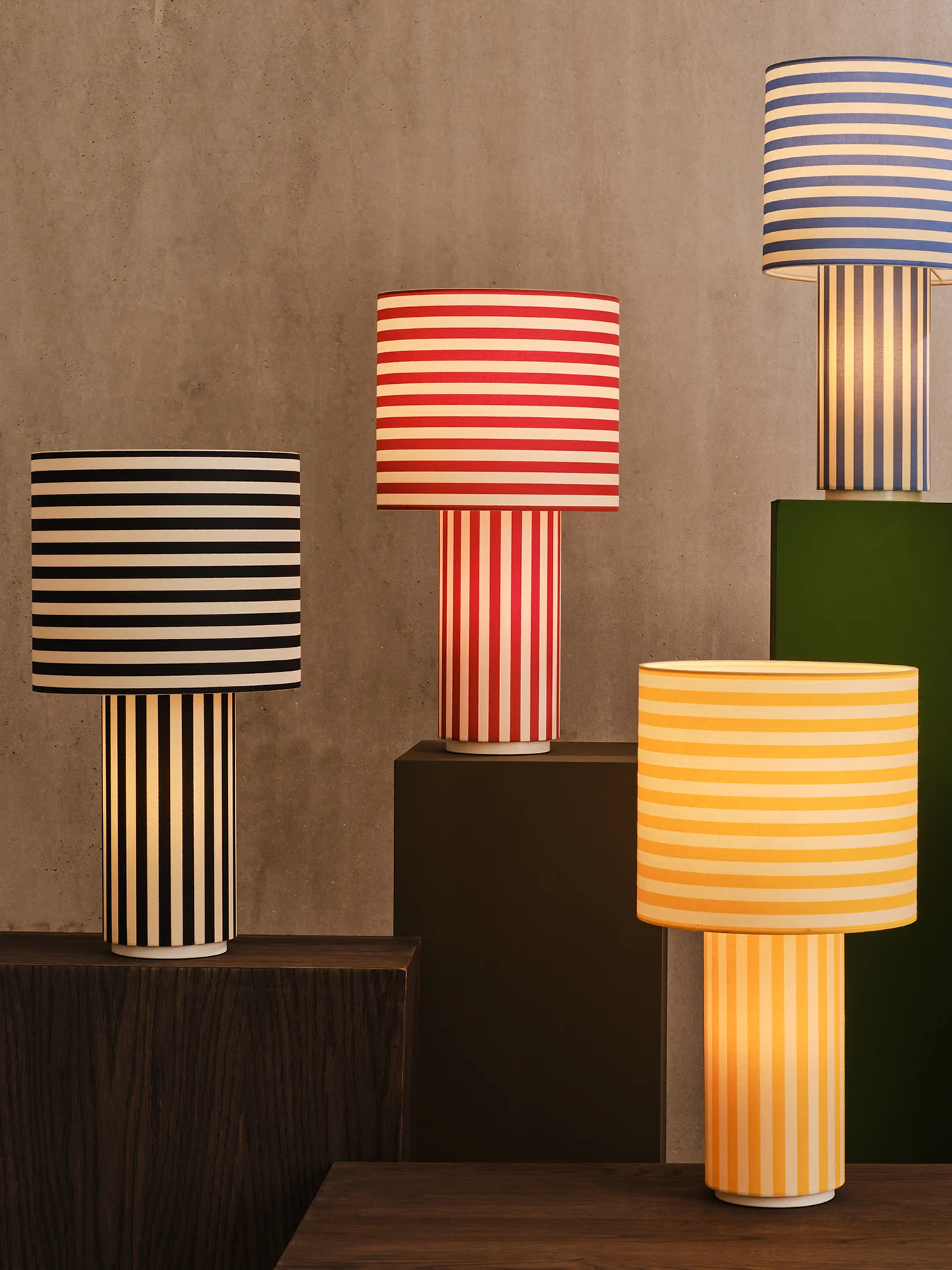 Raie Fabric Table Lamp Black White - Image 2