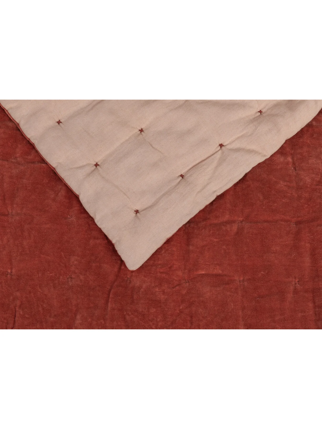 Heal’s Two Tone Quilt Red & Pink 140 x 200cm - Image 3
