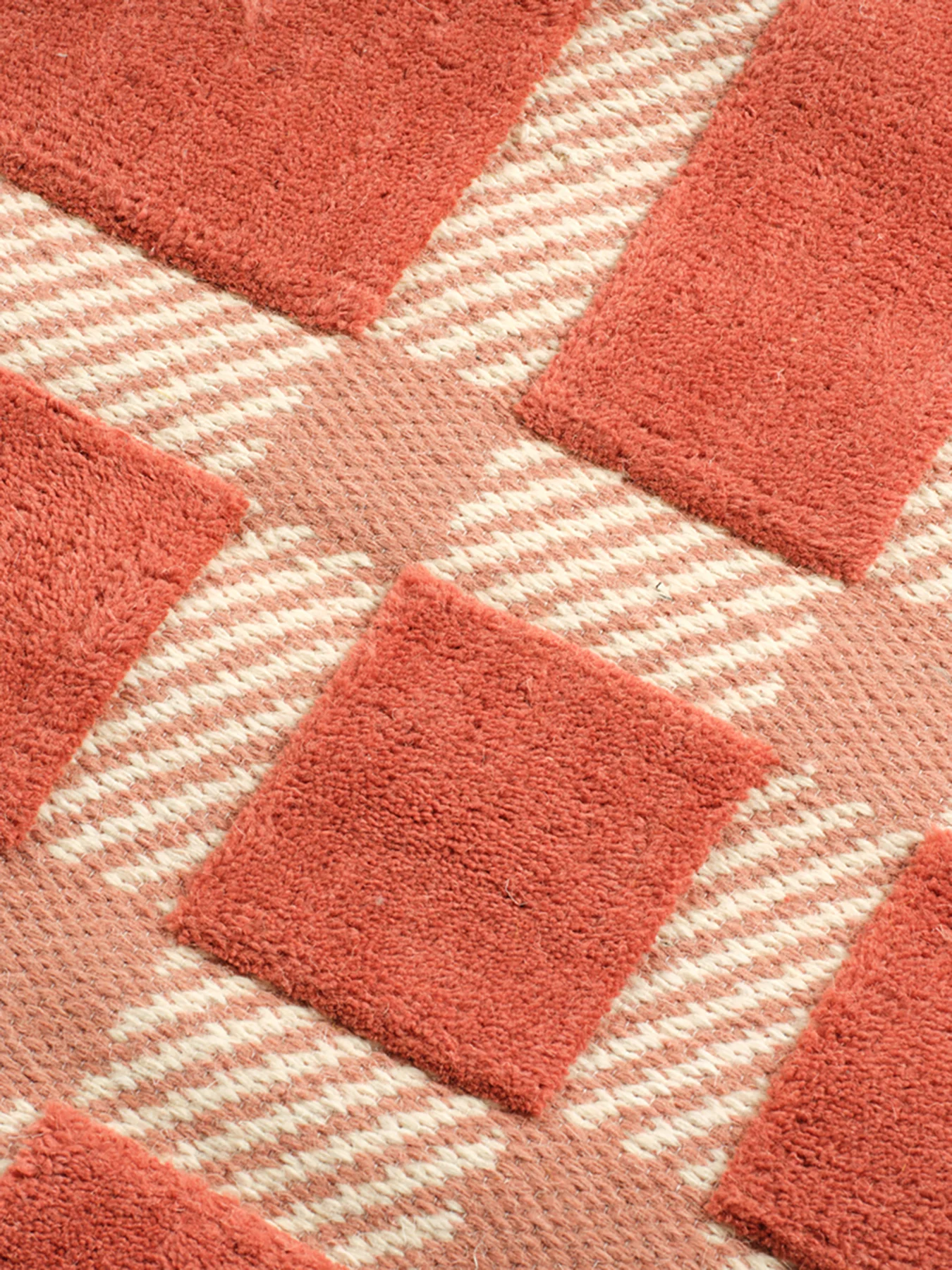 Lattice Wool Rug Coral Large - Image 3