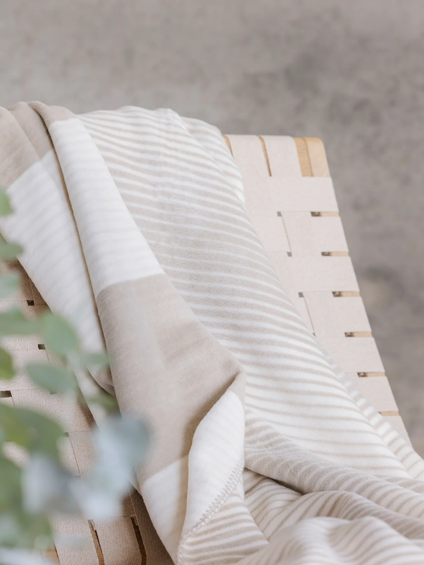 Glasgow Blanket Beige - Image 2