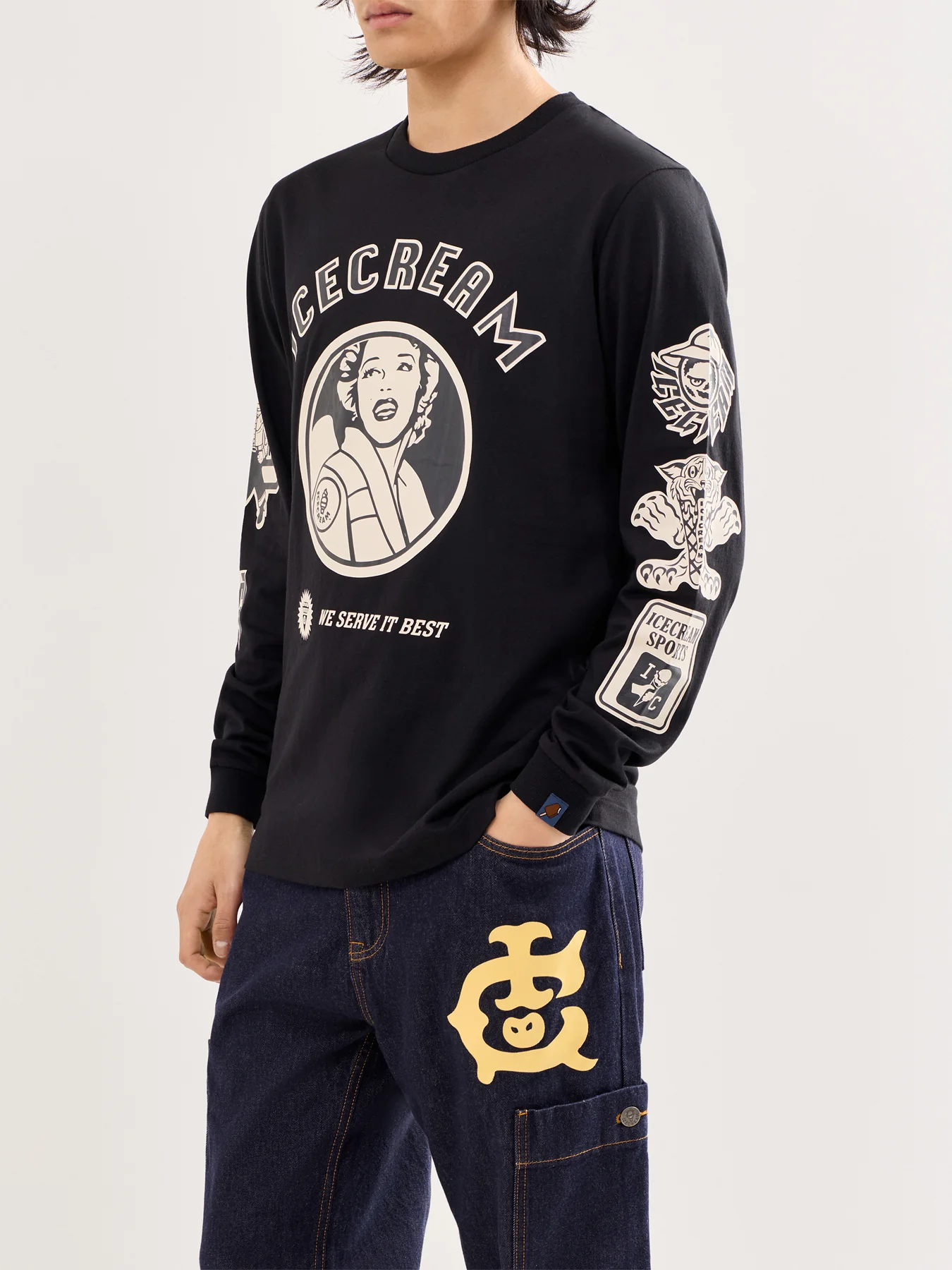 Graphic Long-Sleeve T-Shirt Black - Image 4