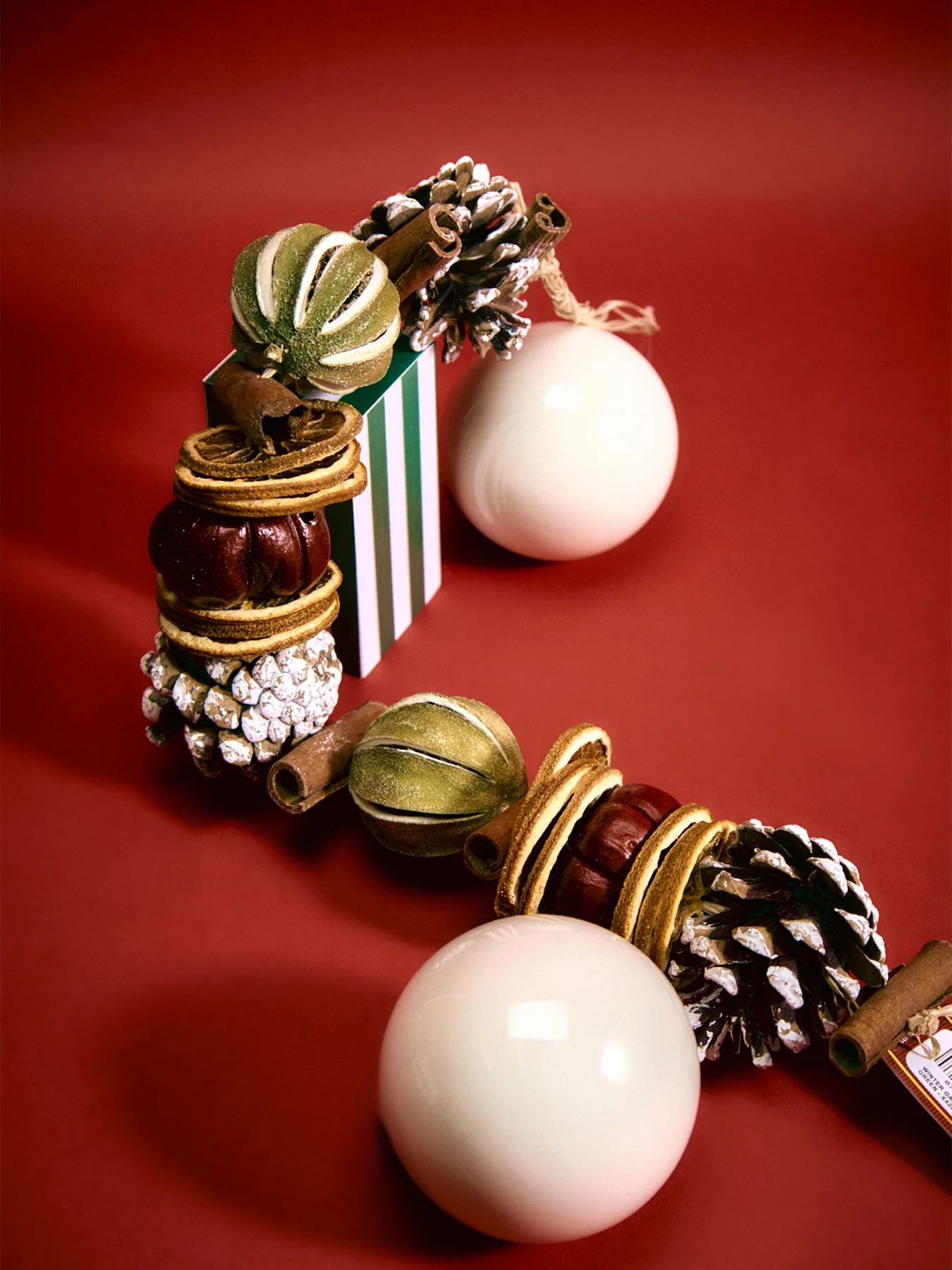 Lime Winter Garland Christmas Decoration 40cm - Image 2