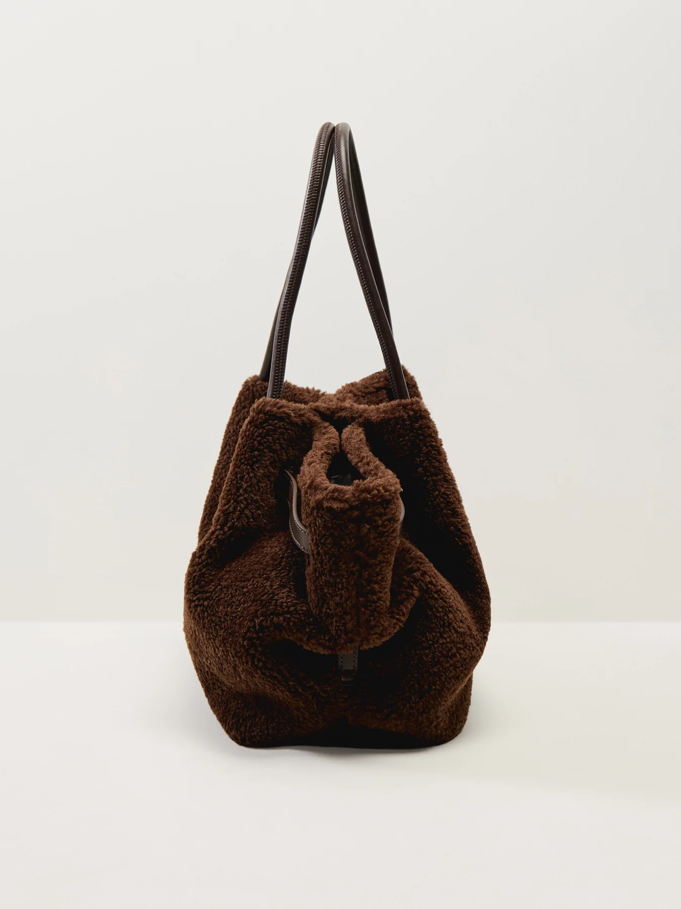 Hana Medium Faux Fur Tote Bag Brown - Image 4