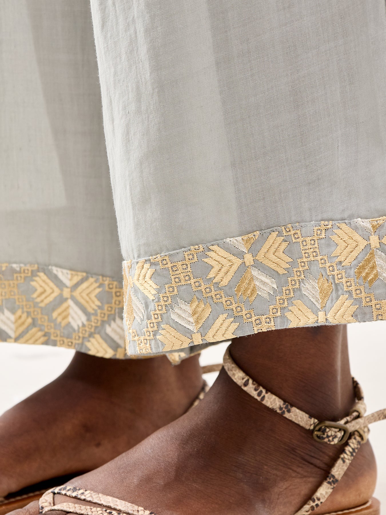 Wide Leg Cropped Linen Trousers Grey - Image 3
