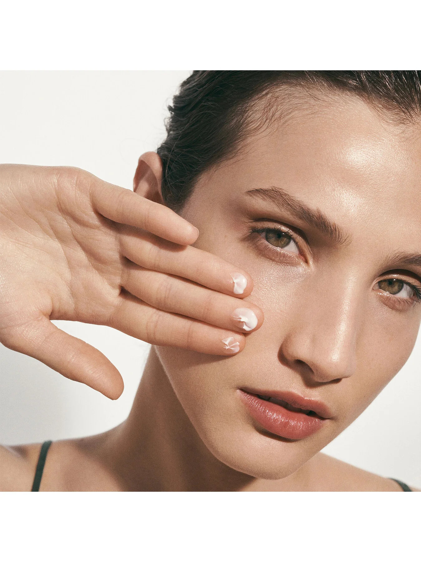 The Moisturizing Soft Cream 60ml - Image 4