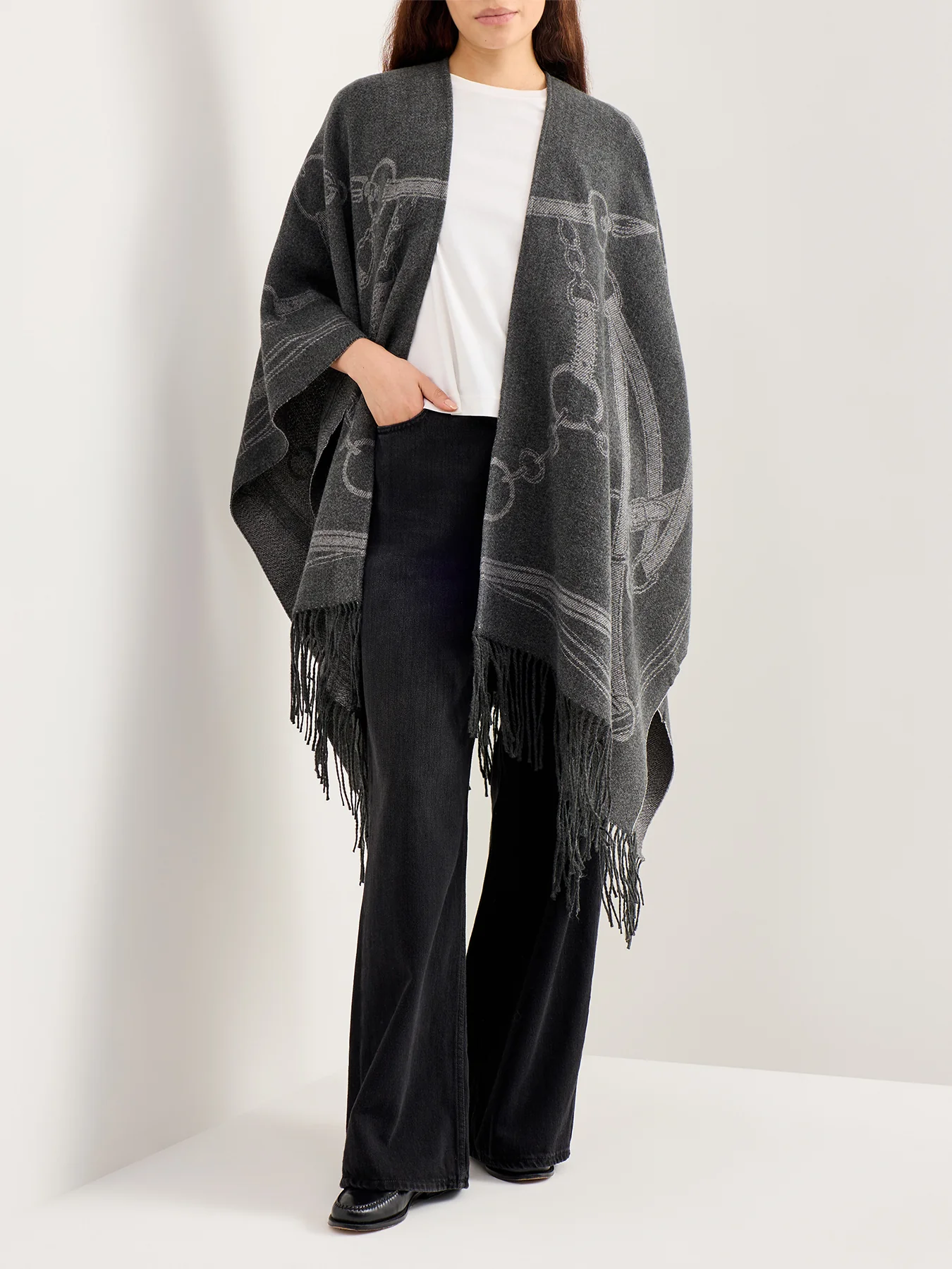 EQSTRN Jacquard Cape Grey - Image 2