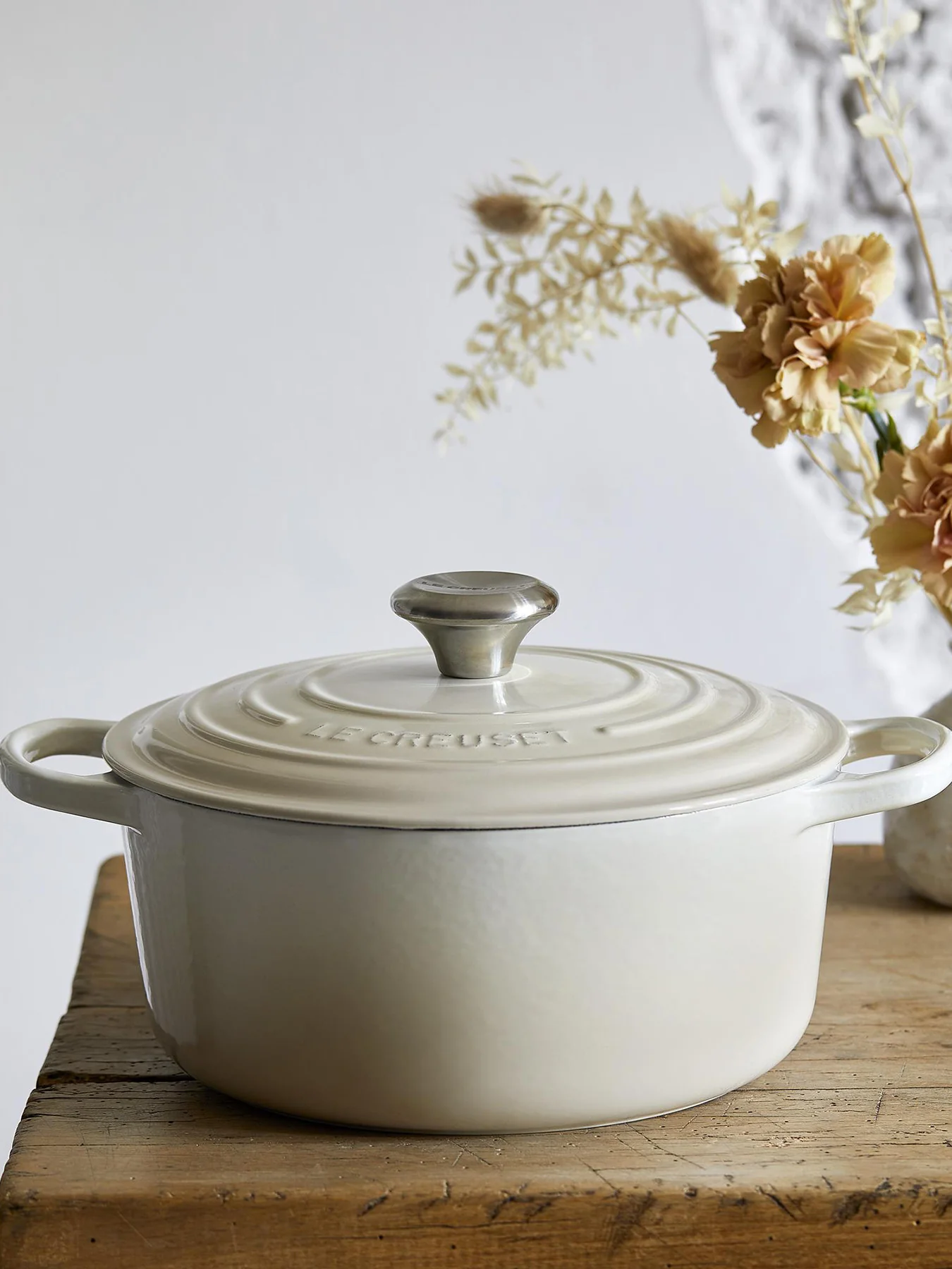 Cast Iron Round Casserole 24cm Meringue - Image 6