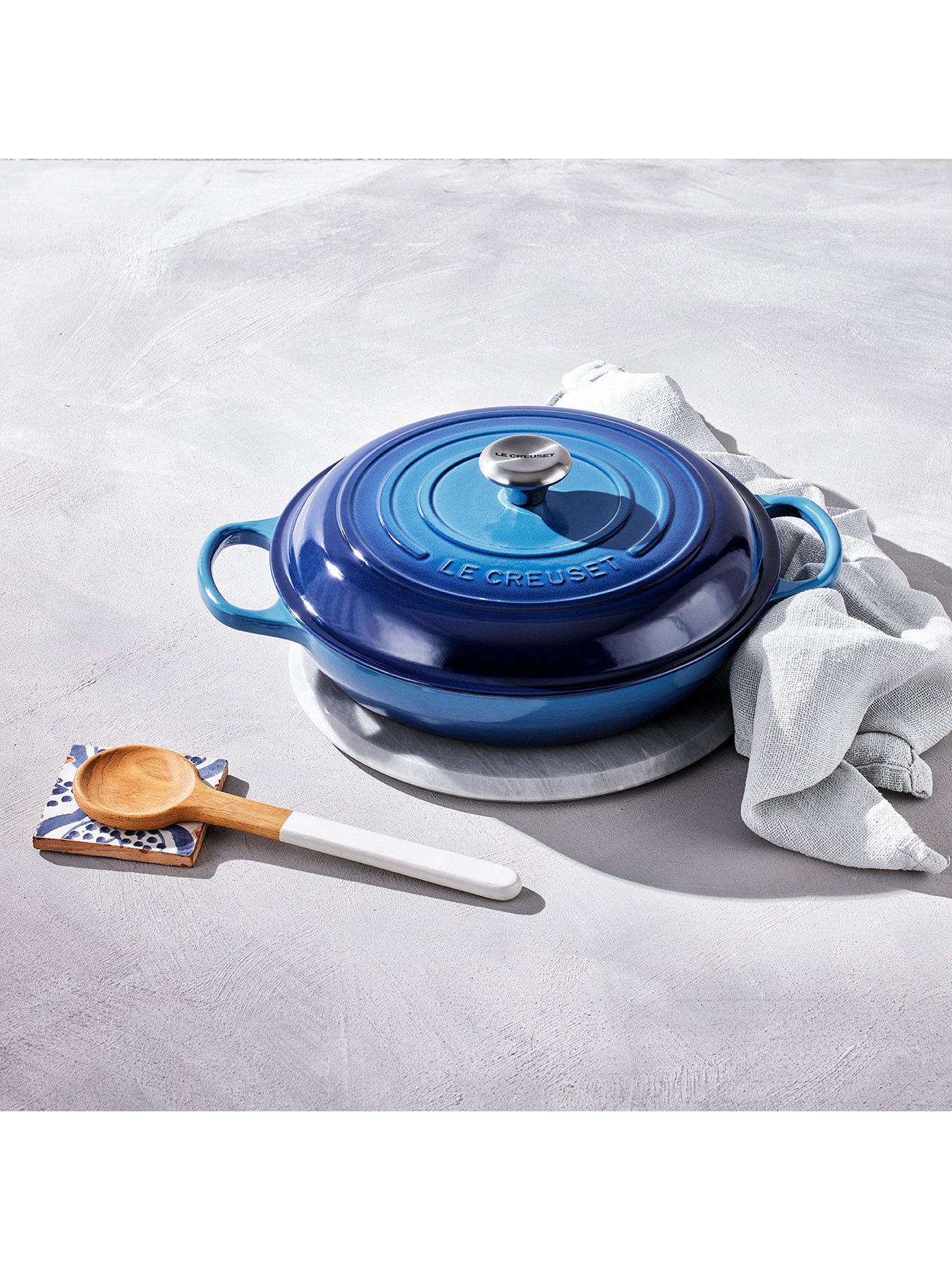 Cast Iron Shallow Casserole 30cm Azure Blue - Image 5