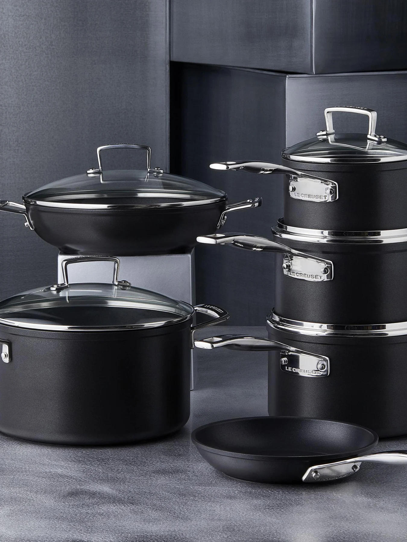 Toughened Non Stick Deep Casserole 24cm - Image 7