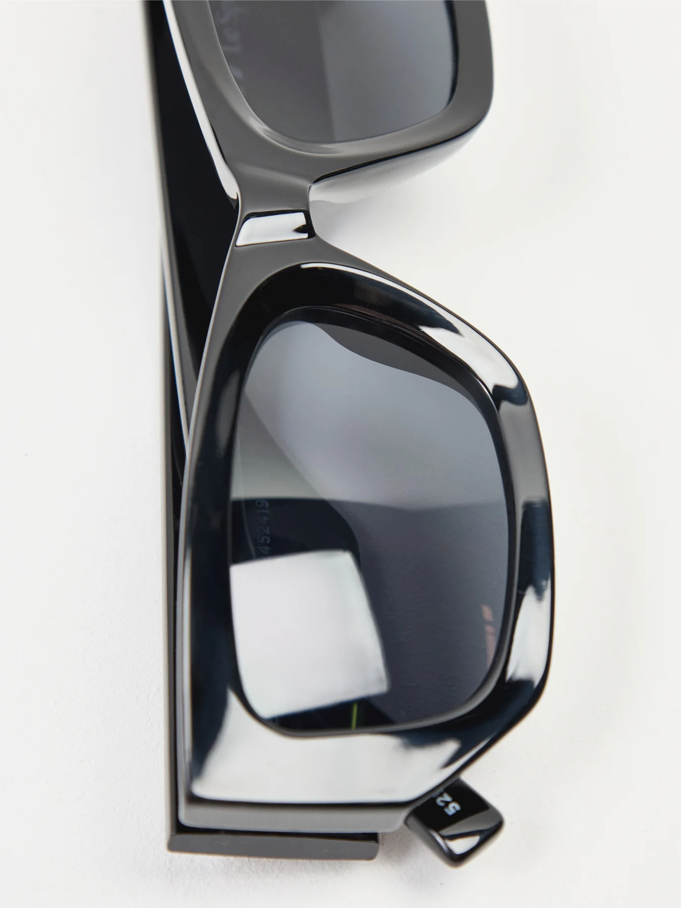 BEACHCOMBER - Image 3