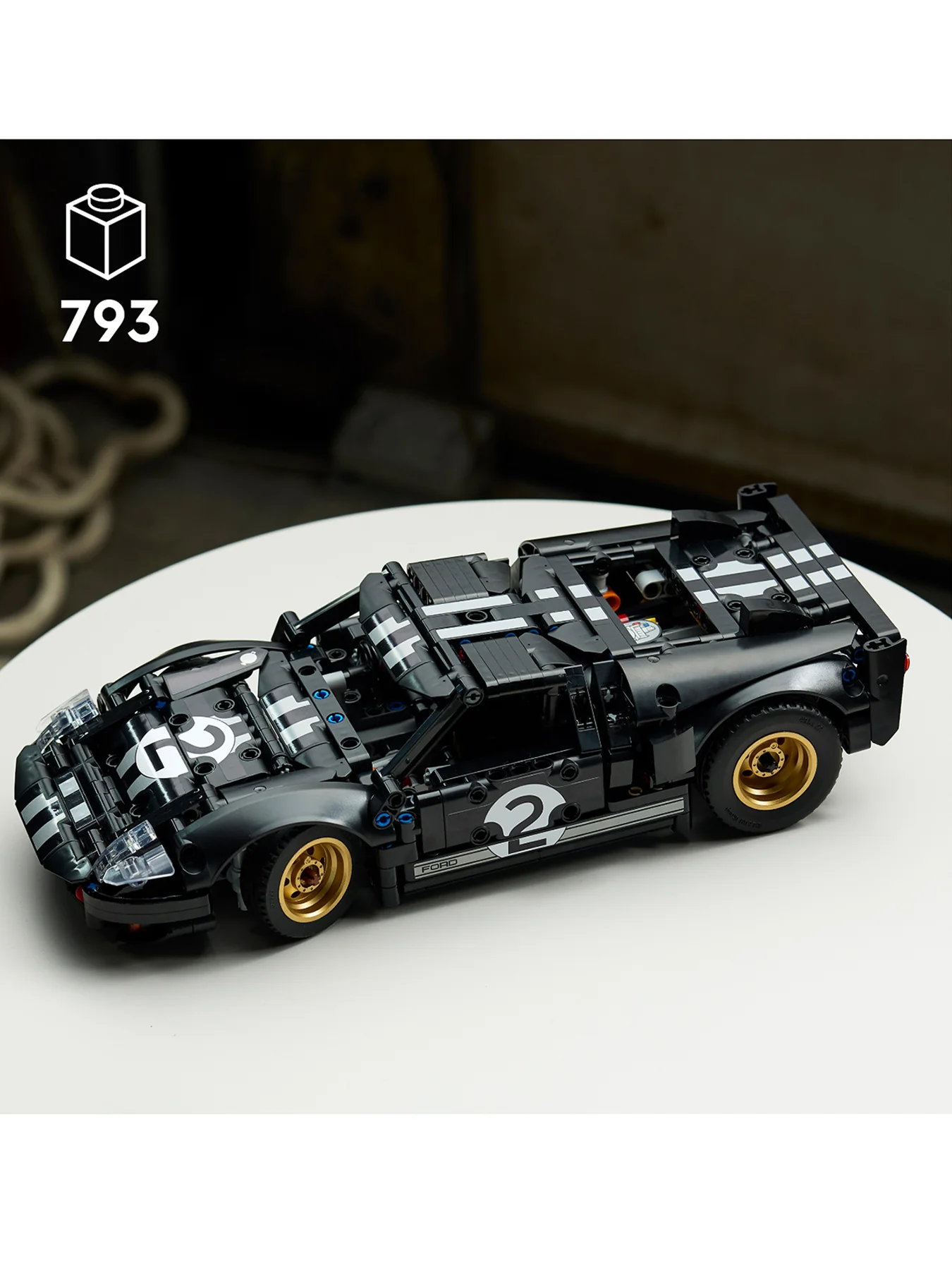 Technic 1966 Ford GT40 MKII Race Car 42223 - Image 2