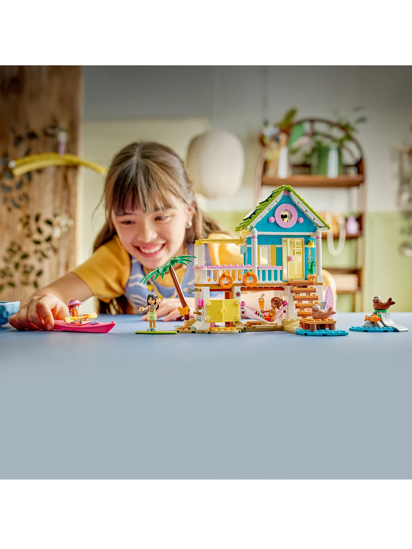 Friends Beach House with Seals Set 42699 - Image 2